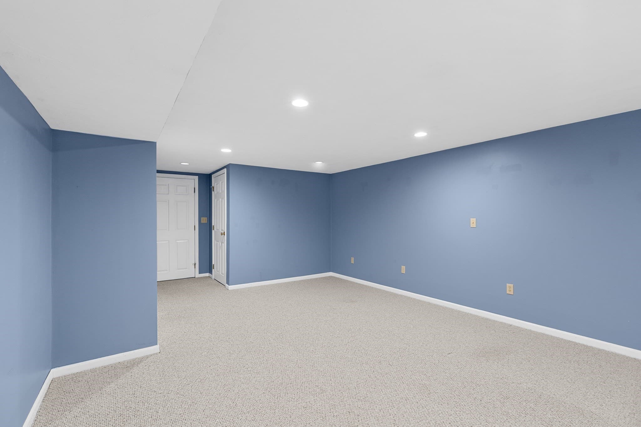 Condominium at 19 Washington Green # 19, Walpole MA 02032, photo 31 of 40