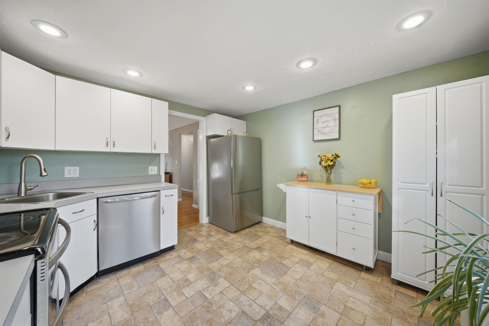 Single Family Residence at 205 Remington St, Lowell MA 01852, photo 13 of 42