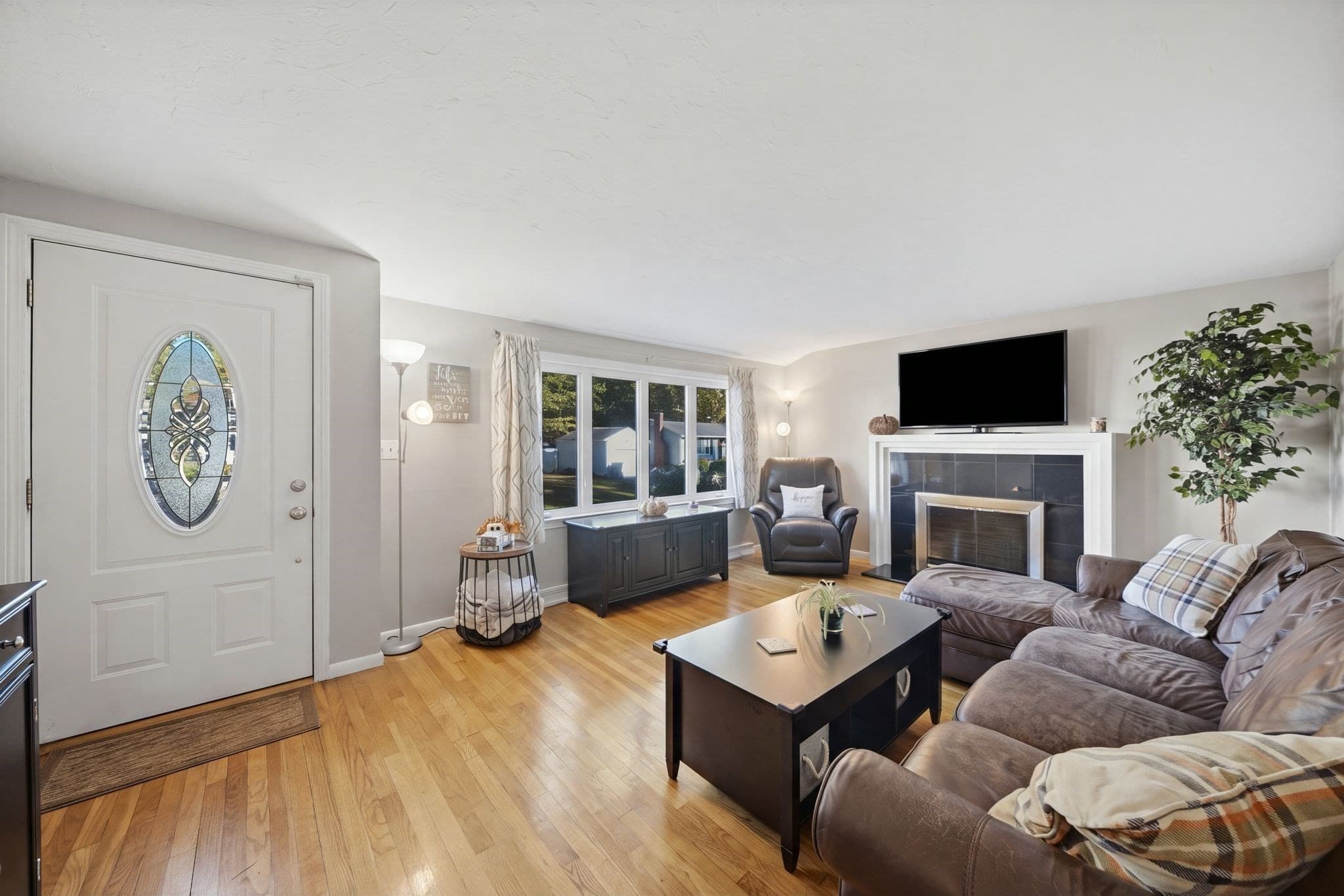 Single Family Residence at 205 Remington St, Lowell MA 01852, photo 7 of 42