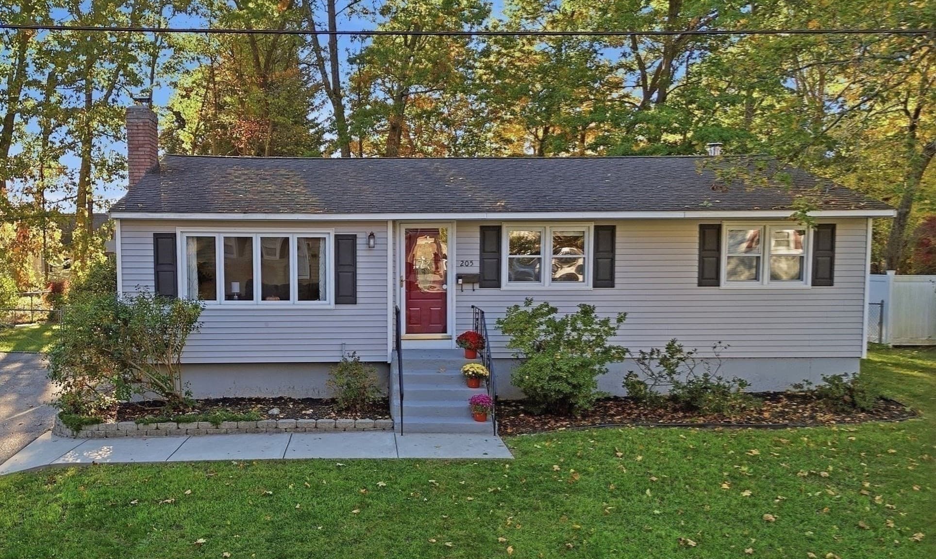 205 Remington St, Lowell MA 01852