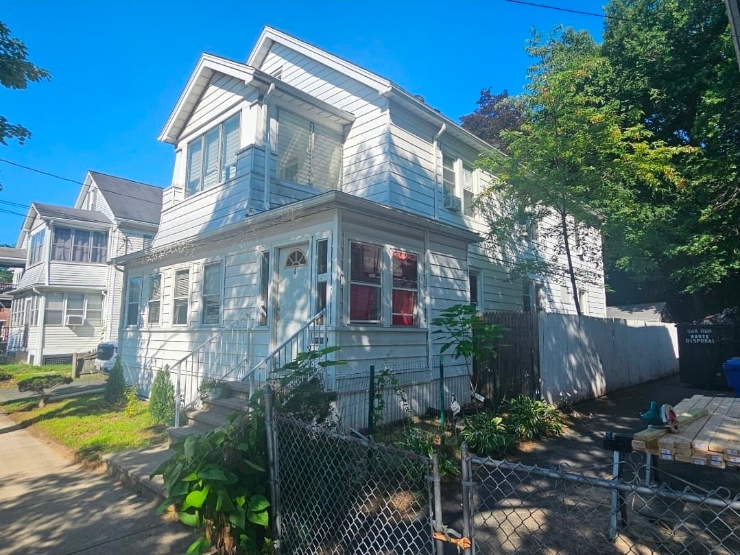 328-330 Chapin Terr, Springfield MA 01104