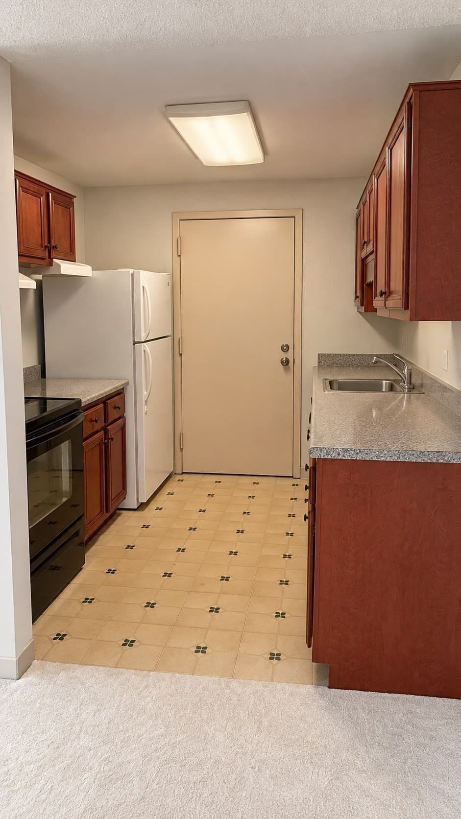 Condominium at 4 Post Oak Ln # 19, Natick MA 01760, photo 7 of 23