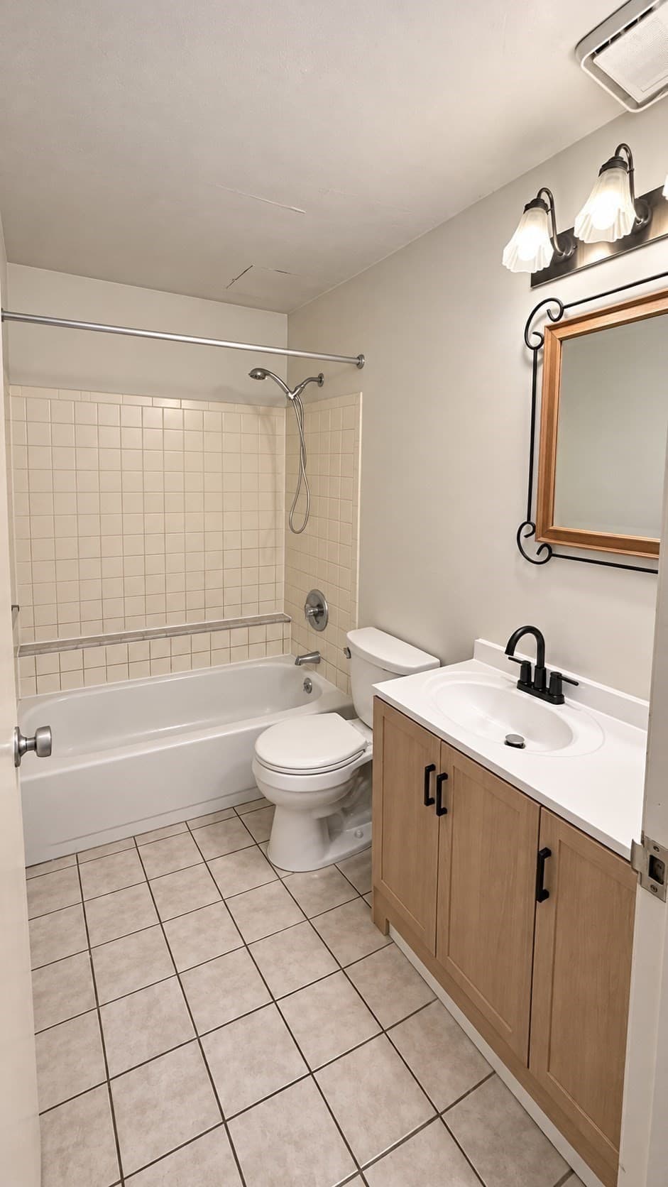 Condominium at 4 Post Oak Ln # 19, Natick MA 01760, photo 10 of 23