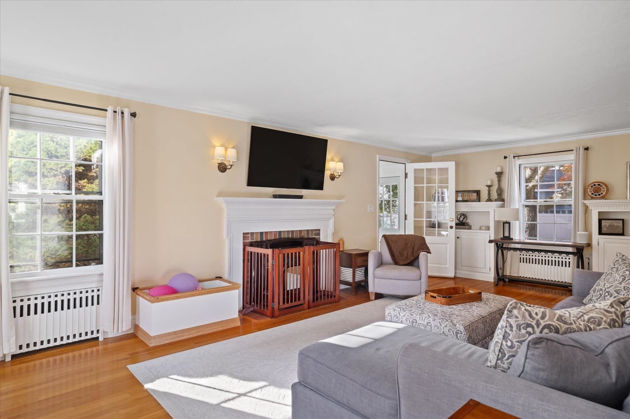 Single Family Residence at 57 Forest St, Worcester MA 01609, photo 12 of 41