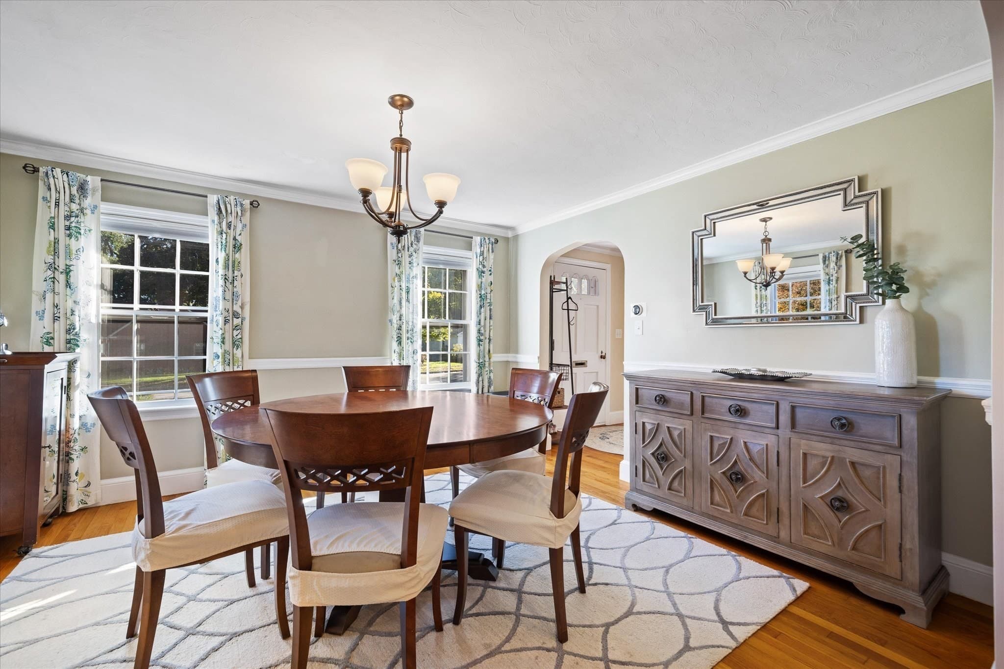 Single Family Residence at 57 Forest St, Worcester MA 01609, photo 10 of 41
