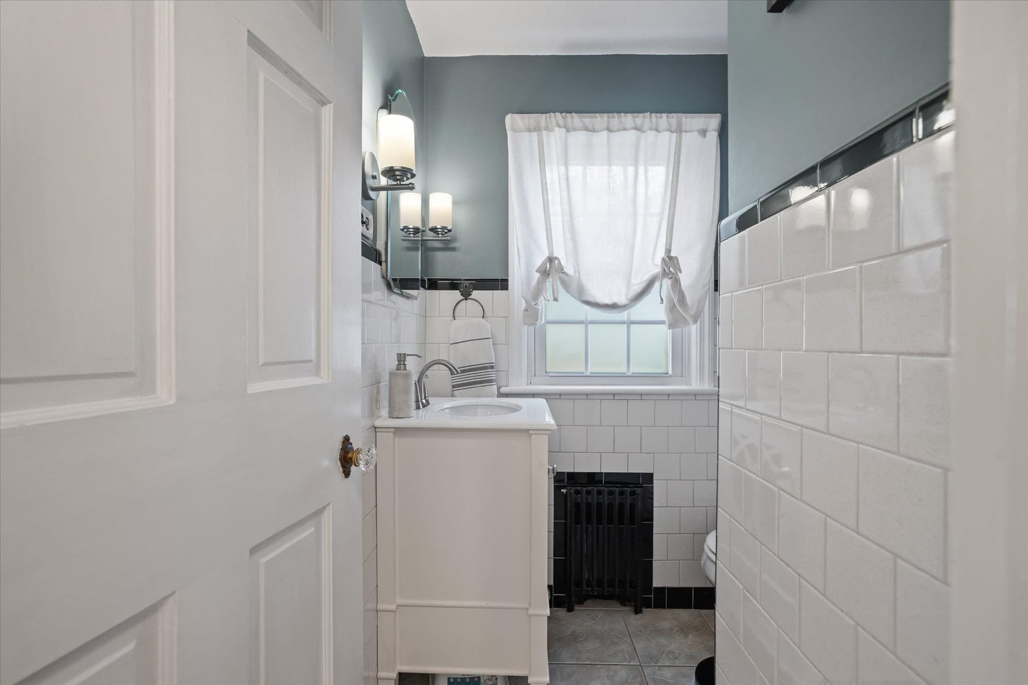 Single Family Residence at 57 Forest St, Worcester MA 01609, photo 19 of 41