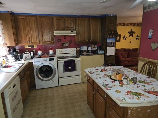 Single Family Residence at 10 Lynn Rd, Brockton MA 02302, photo 11 of 16