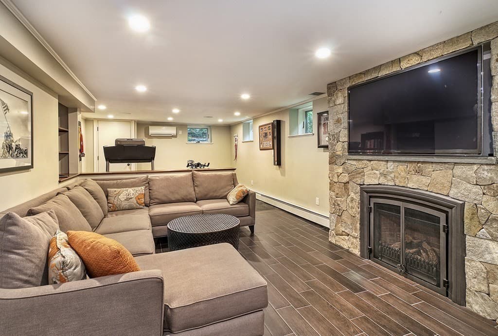 Single Family Residence at 15 Foxcroft Rd, Winchester MA 01890, photo 32 of 40