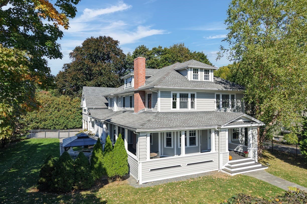 15 Foxcroft Rd, Winchester MA 01890