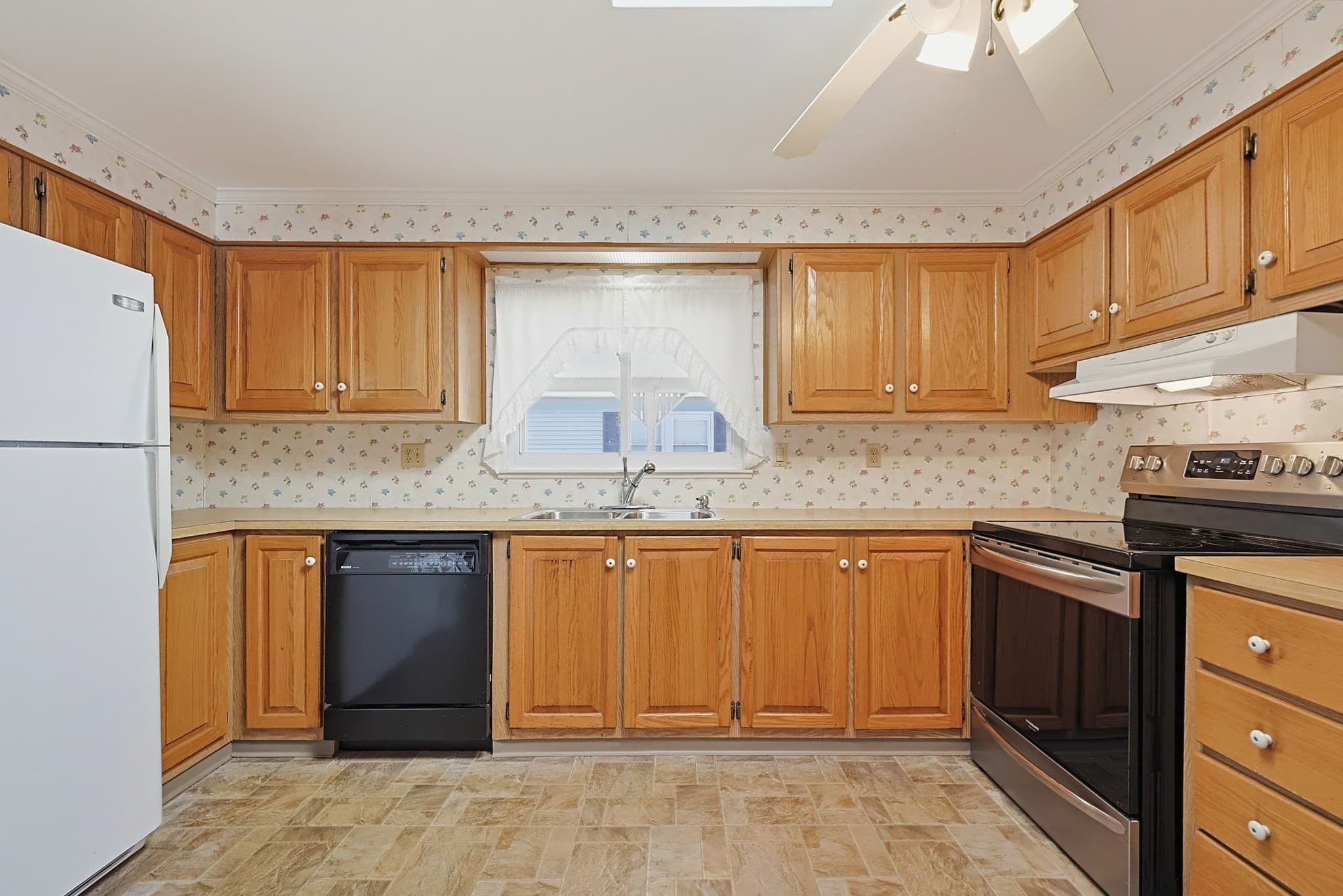 Mobile Home at 4 Forest Lane, Attleboro MA 02703, photo 17 of 41