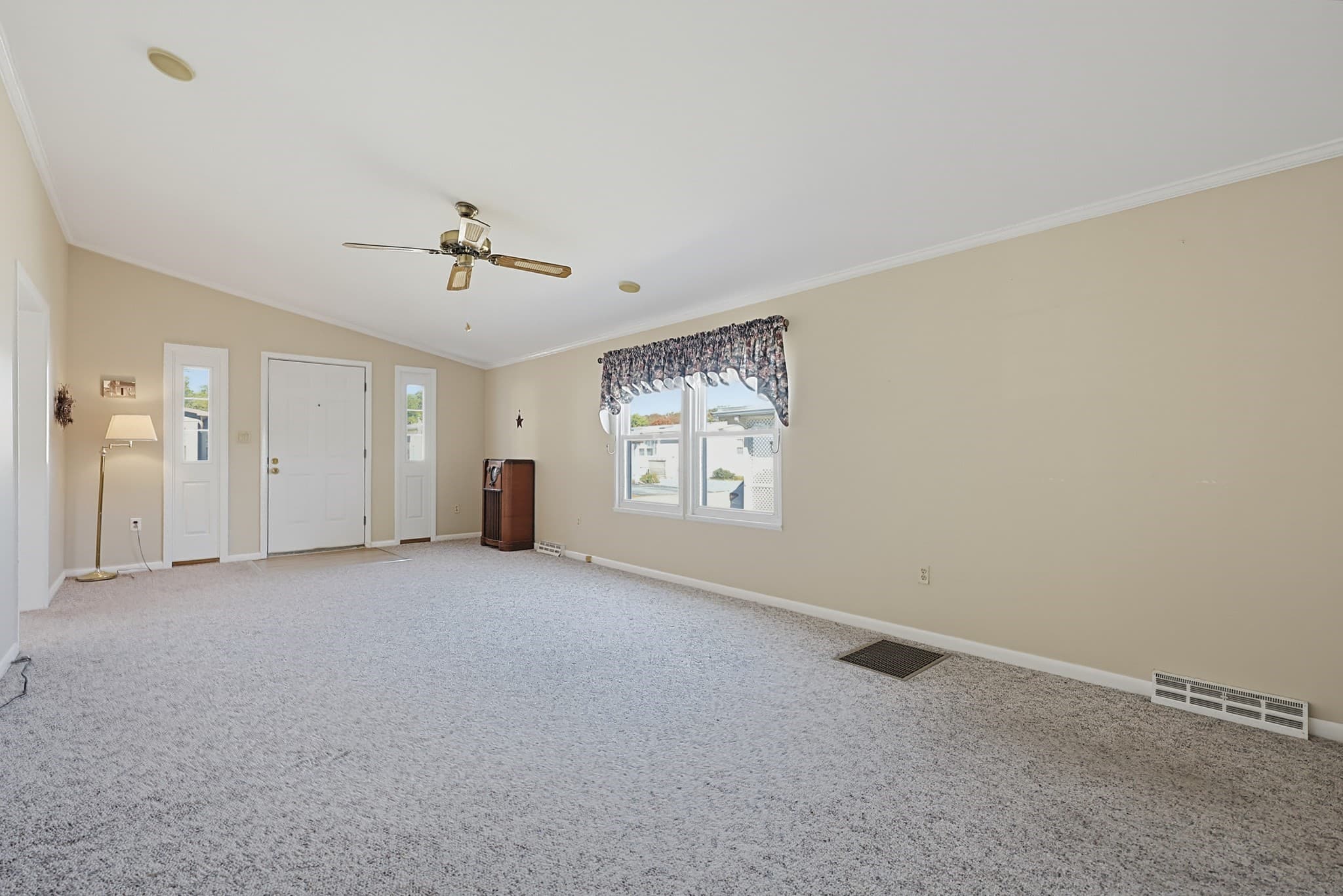 Mobile Home at 4 Forest Lane, Attleboro MA 02703, photo 7 of 41