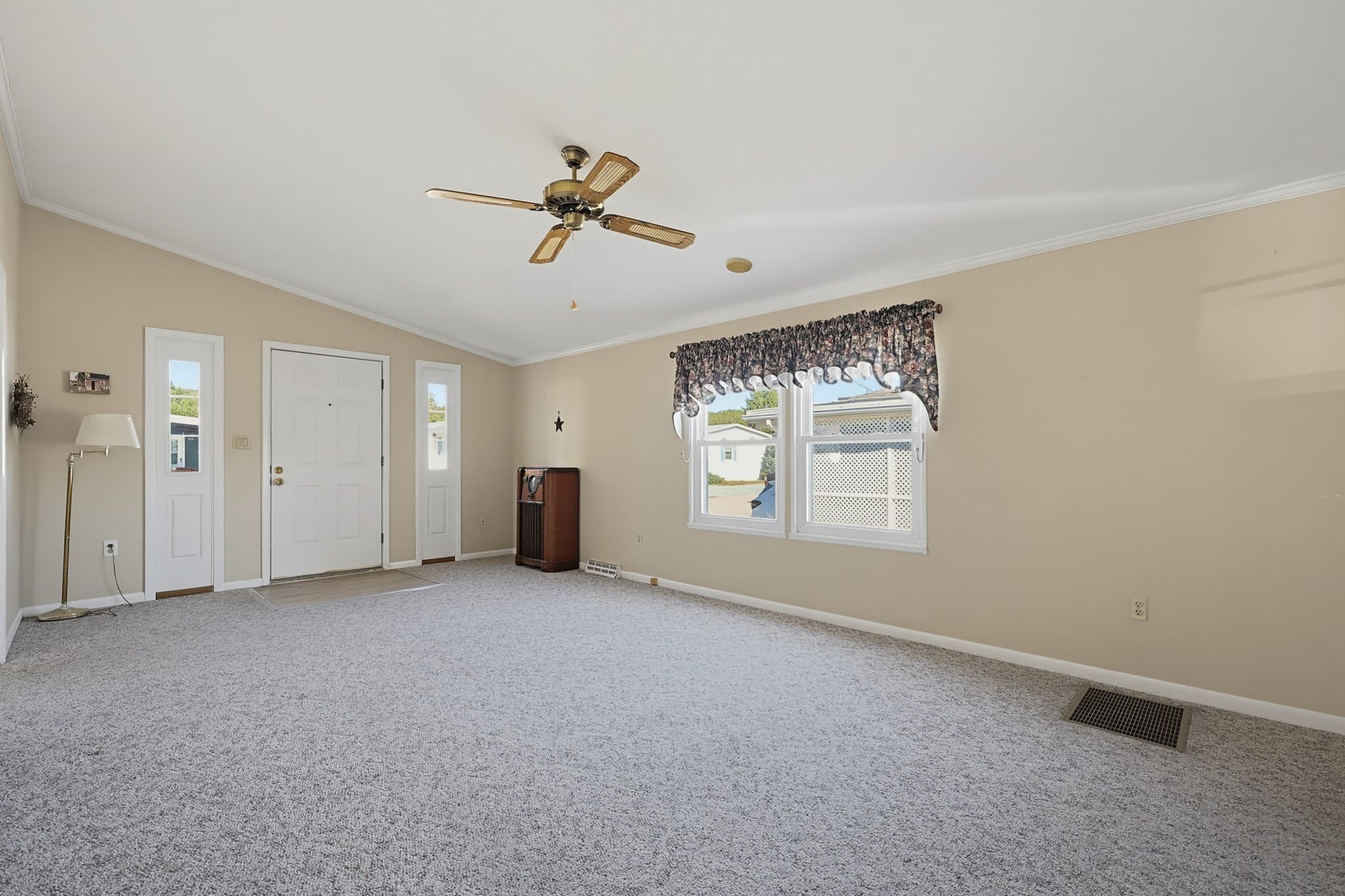 Mobile Home at 4 Forest Lane, Attleboro MA 02703, photo 34 of 41