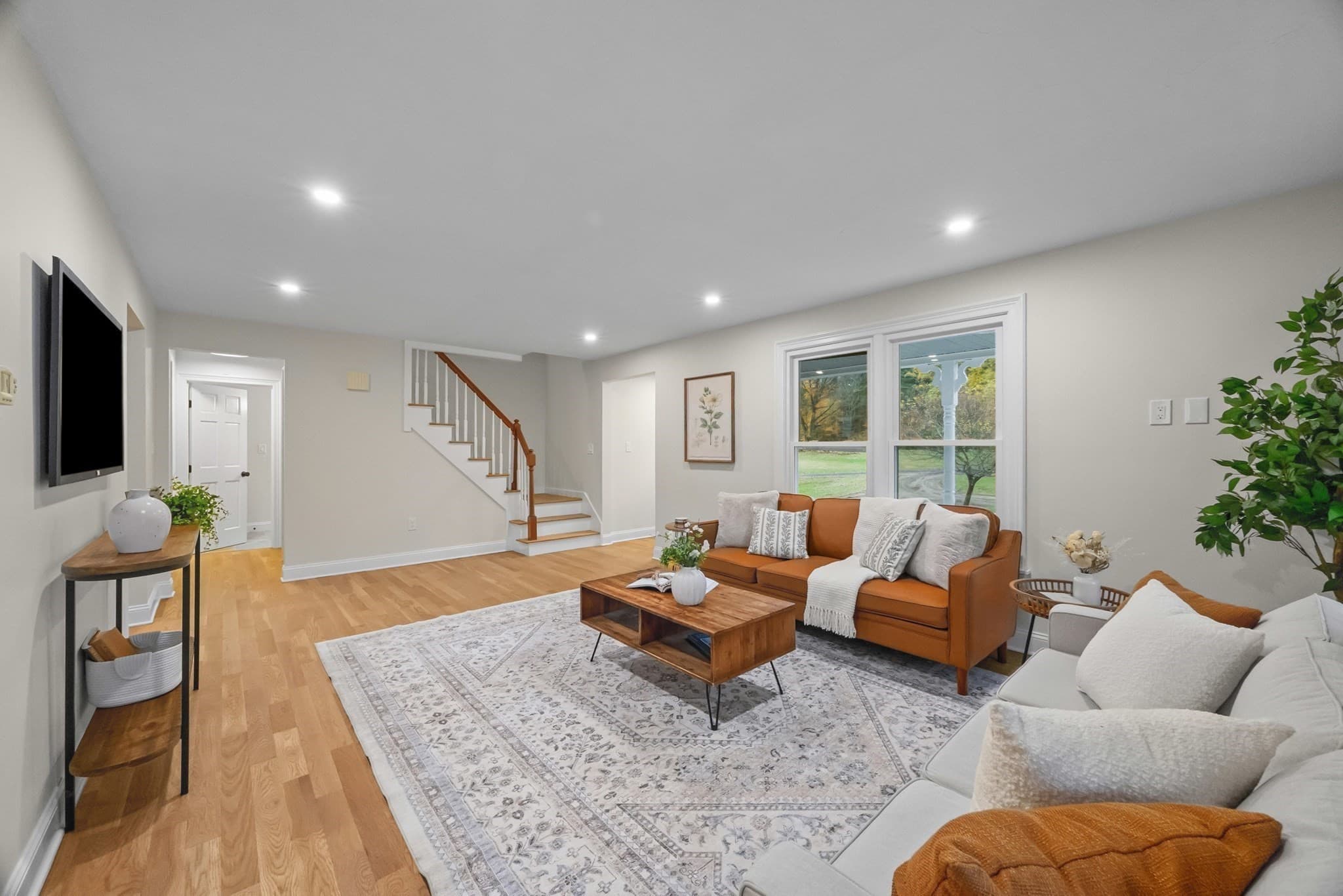 Single Family Residence at 50 Mccracken Rd, Millbury MA 01527, photo 6 of 41