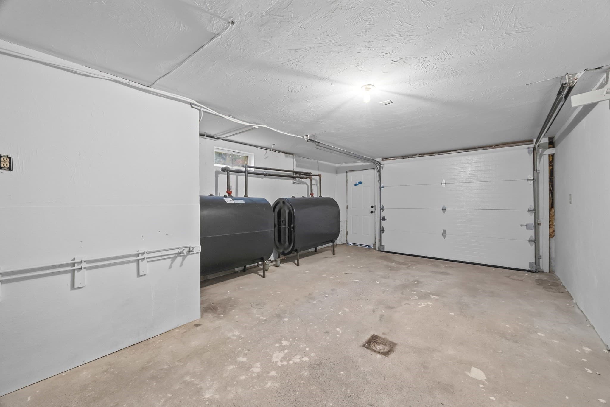 Single Family Residence at 50 Mccracken Rd, Millbury MA 01527, photo 32 of 41