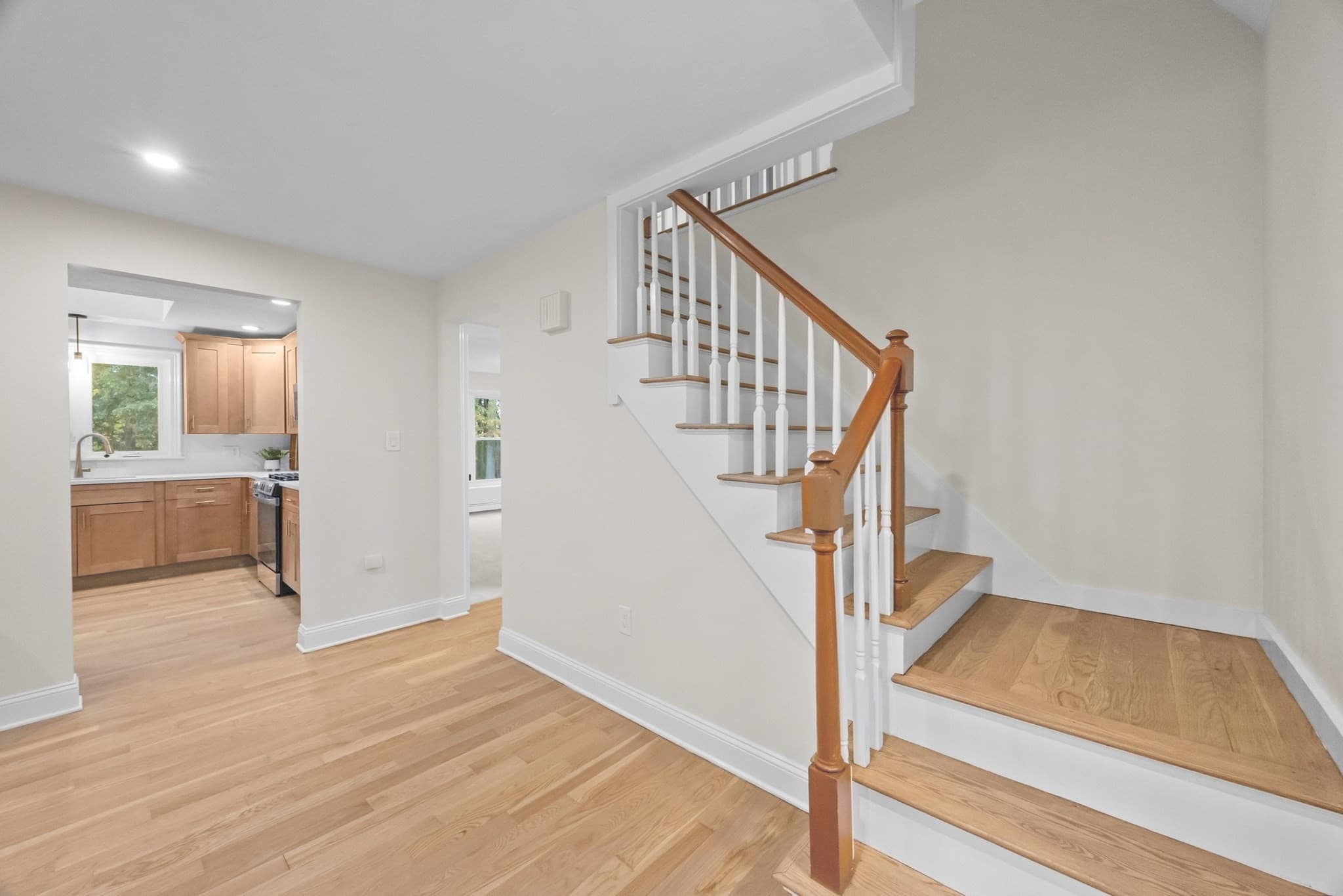 Single Family Residence at 50 Mccracken Rd, Millbury MA 01527, photo 4 of 41