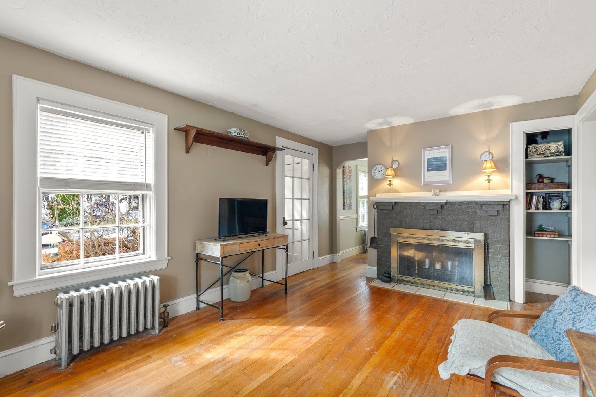 Single Family Residence at 19 Deforest St, Boston MA 02136, photo 4 of 42