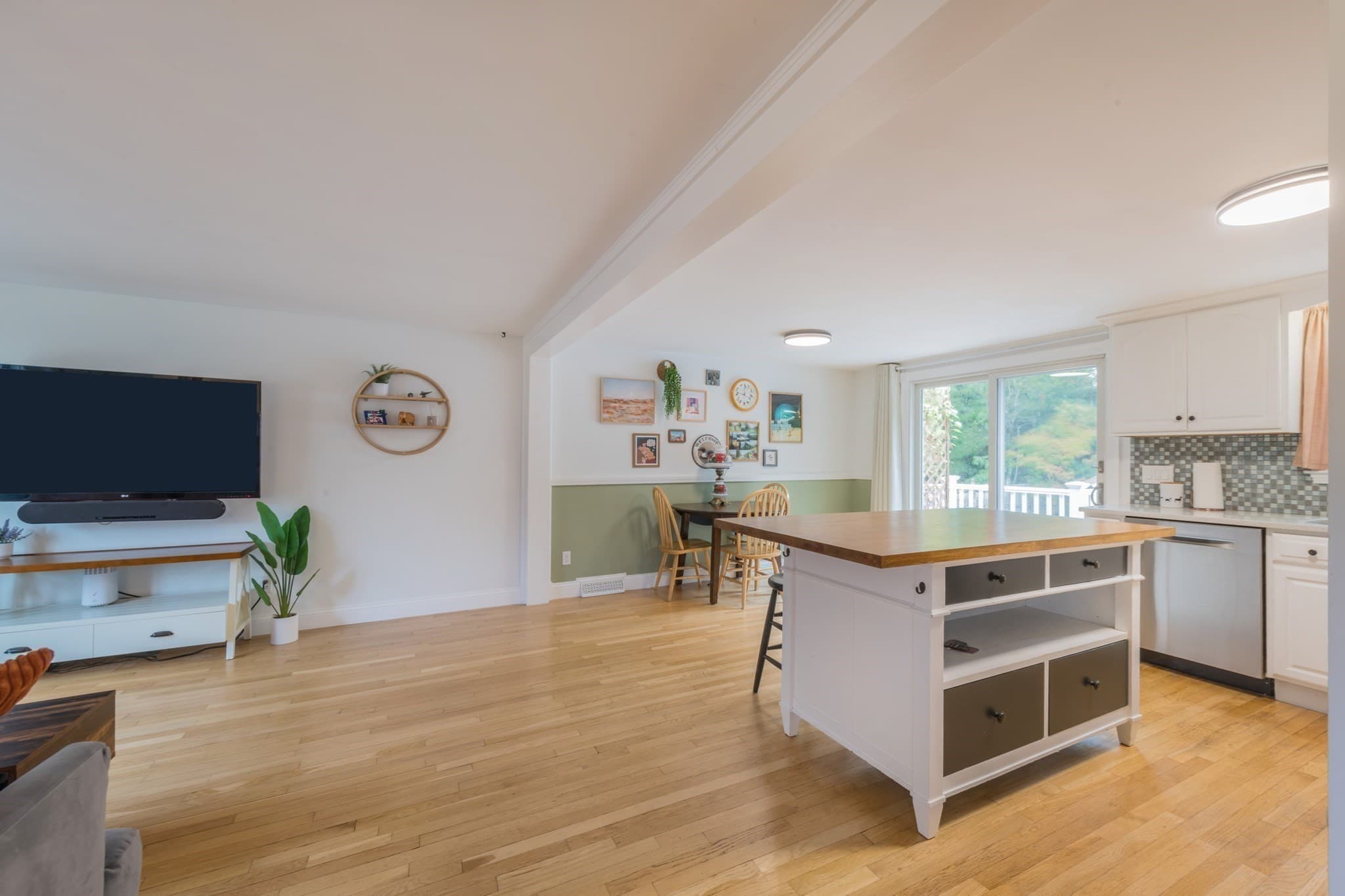 Single Family Residence at 14 Justine Rd, Plymouth MA 02360, photo 5 of 36