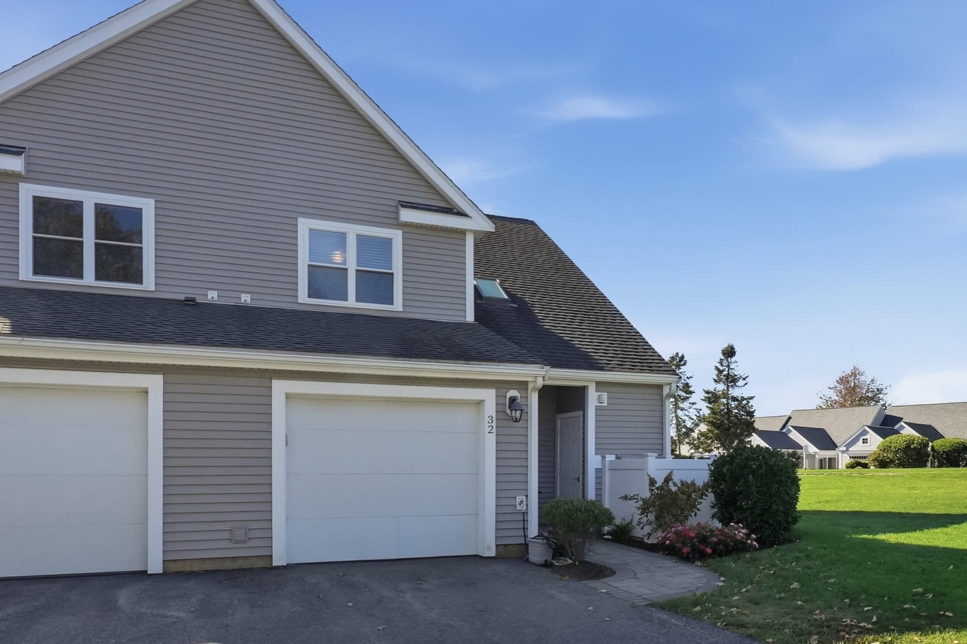Condominium at 32 Southcliff Drive # 32, Plymouth MA 02360, photo 2 of 40