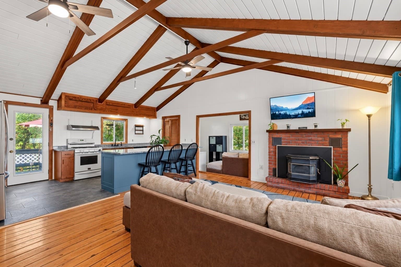Single Family Residence at 78 Cliff Drive, Freetown MA 02702, photo 13 of 34