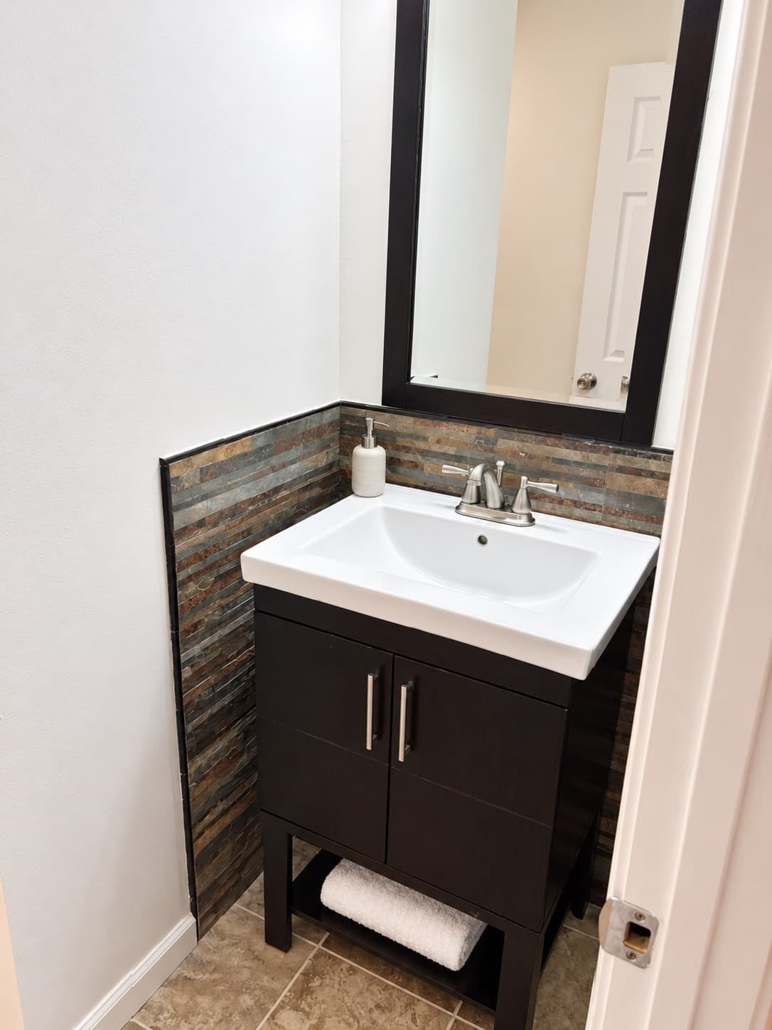 Condominium at 79 Farrwood Dr # 79, Haverhill MA 01835, photo 26 of 34