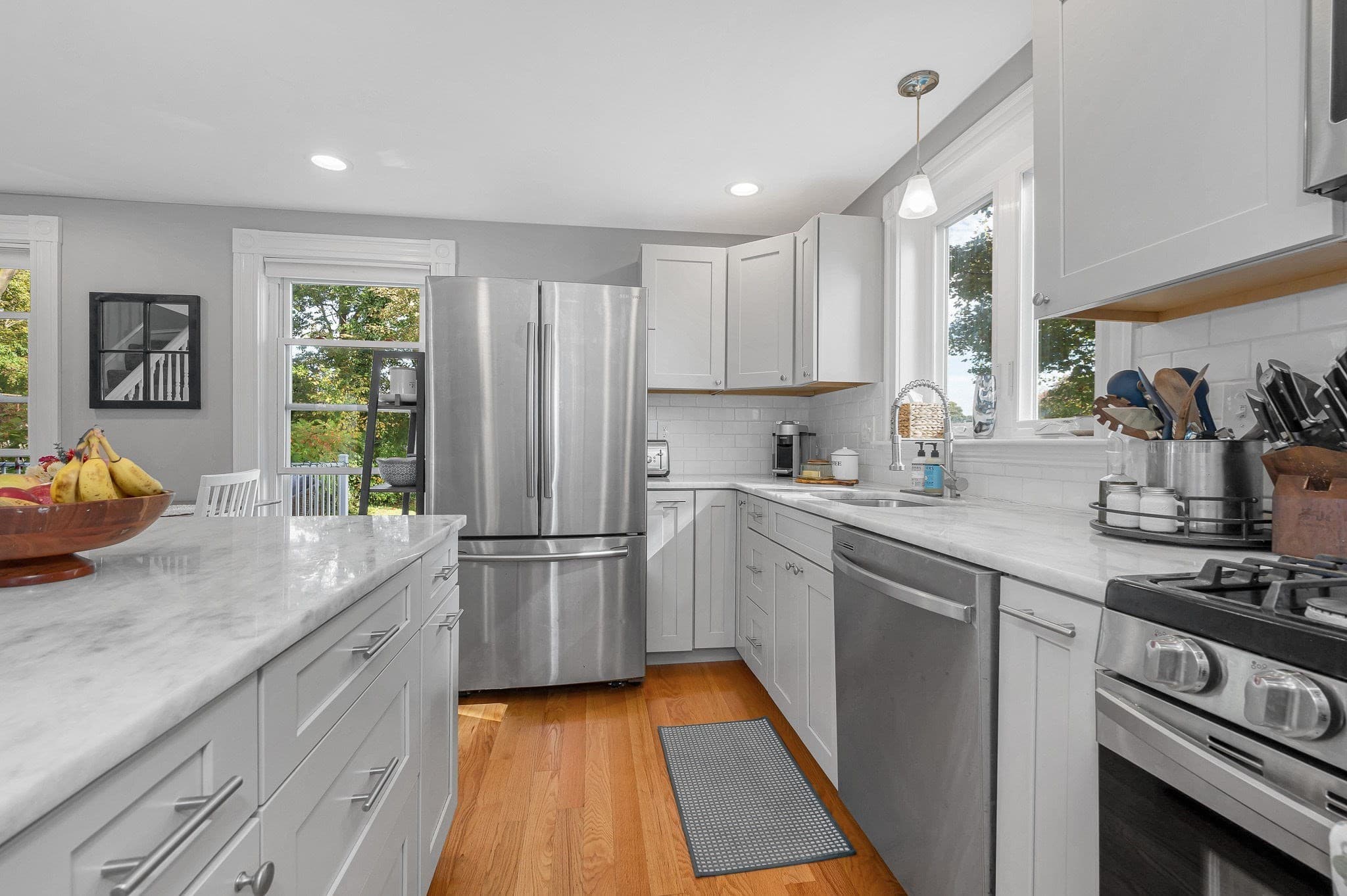Single Family Residence at 19 Eastern Ave, Beverly MA 01915, photo 10 of 33