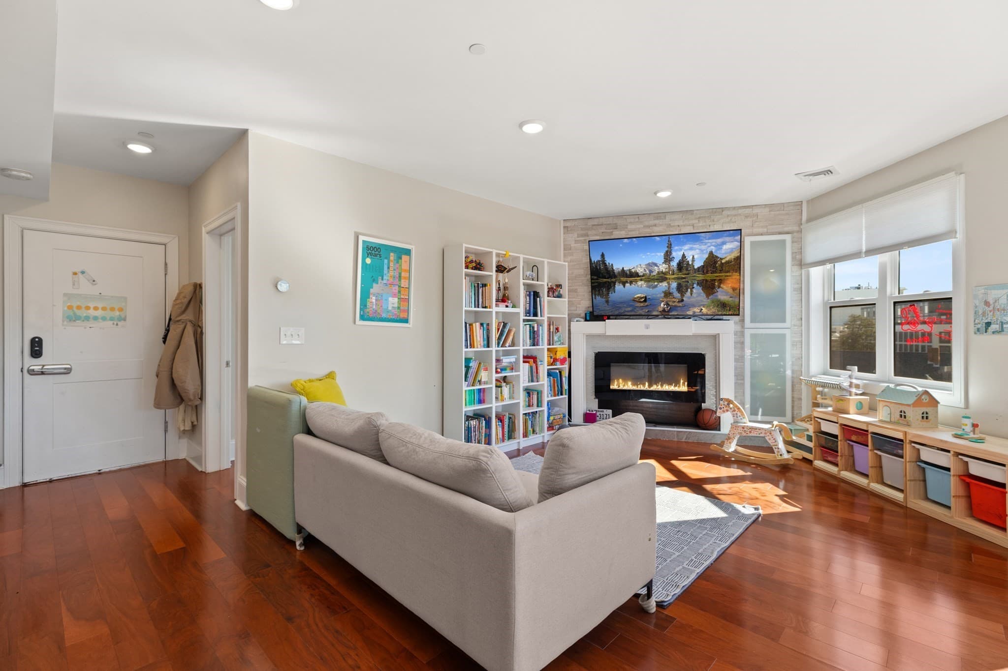 Condominium at 32 Gilson Rd # 16, Quincy MA 02169, photo 5 of 17