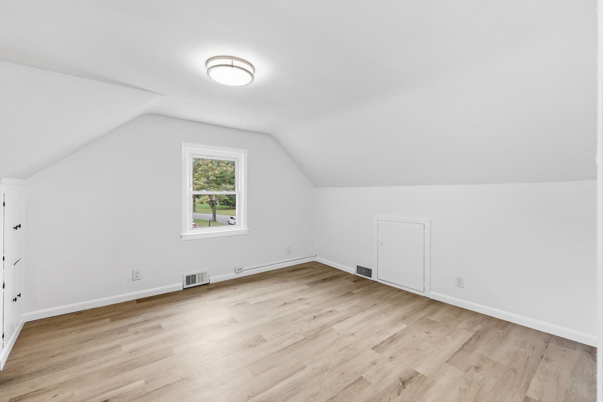 Single Family Residence at 48 E Allen Ridge Rd, Springfield MA 01118, photo 20 of 41