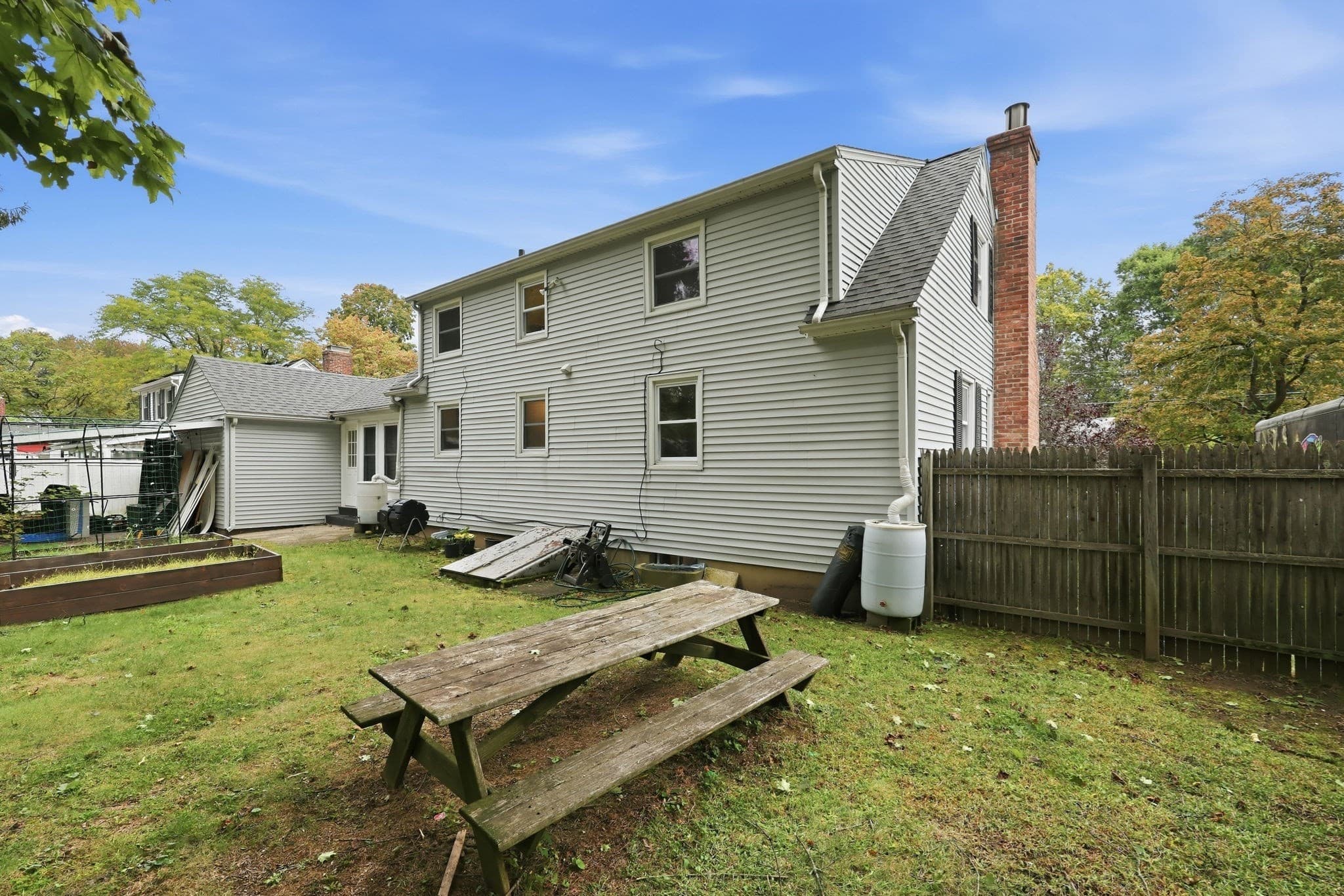 Single Family Residence at 48 E Allen Ridge Rd, Springfield MA 01118, photo 34 of 41