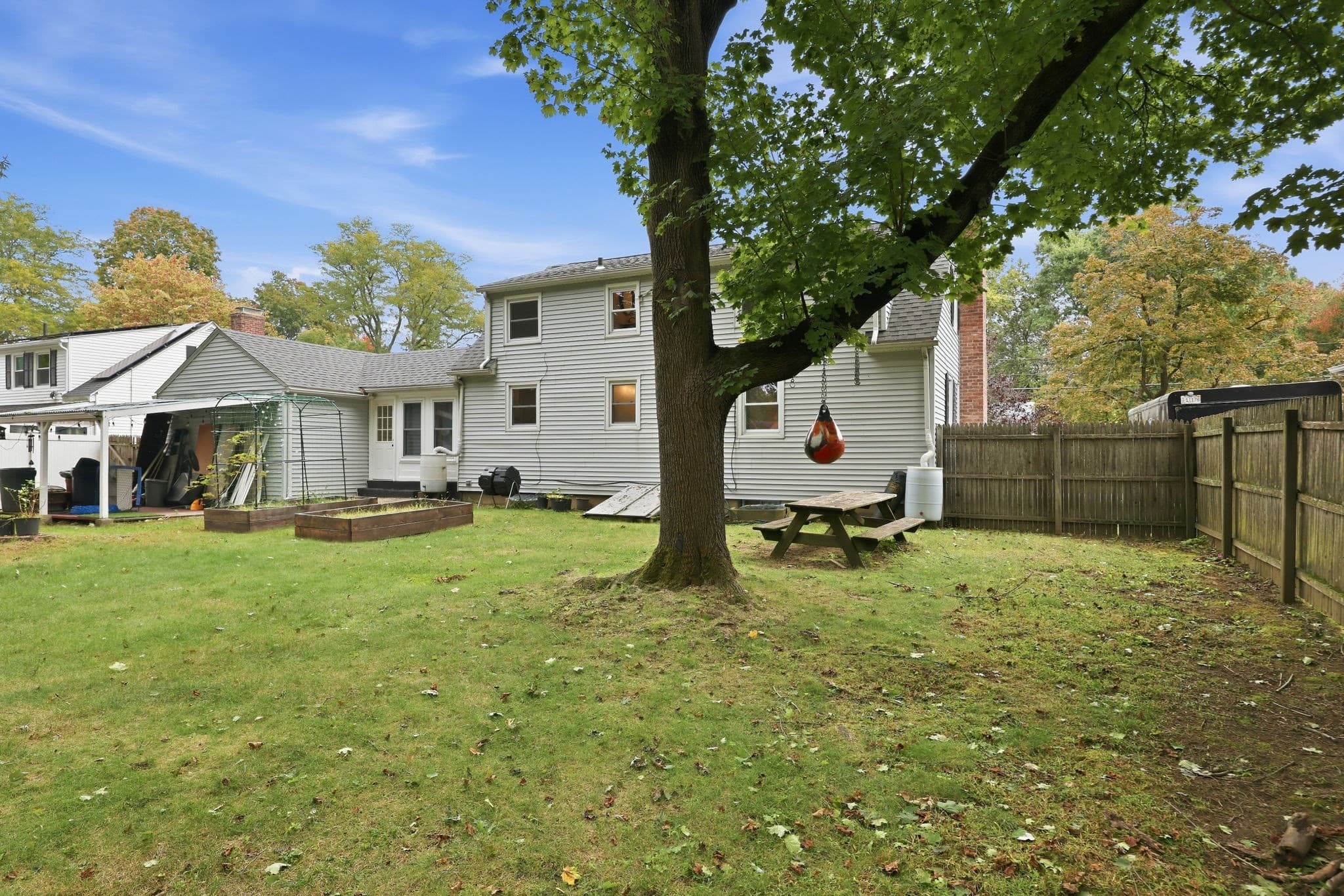 Single Family Residence at 48 E Allen Ridge Rd, Springfield MA 01118, photo 35 of 41