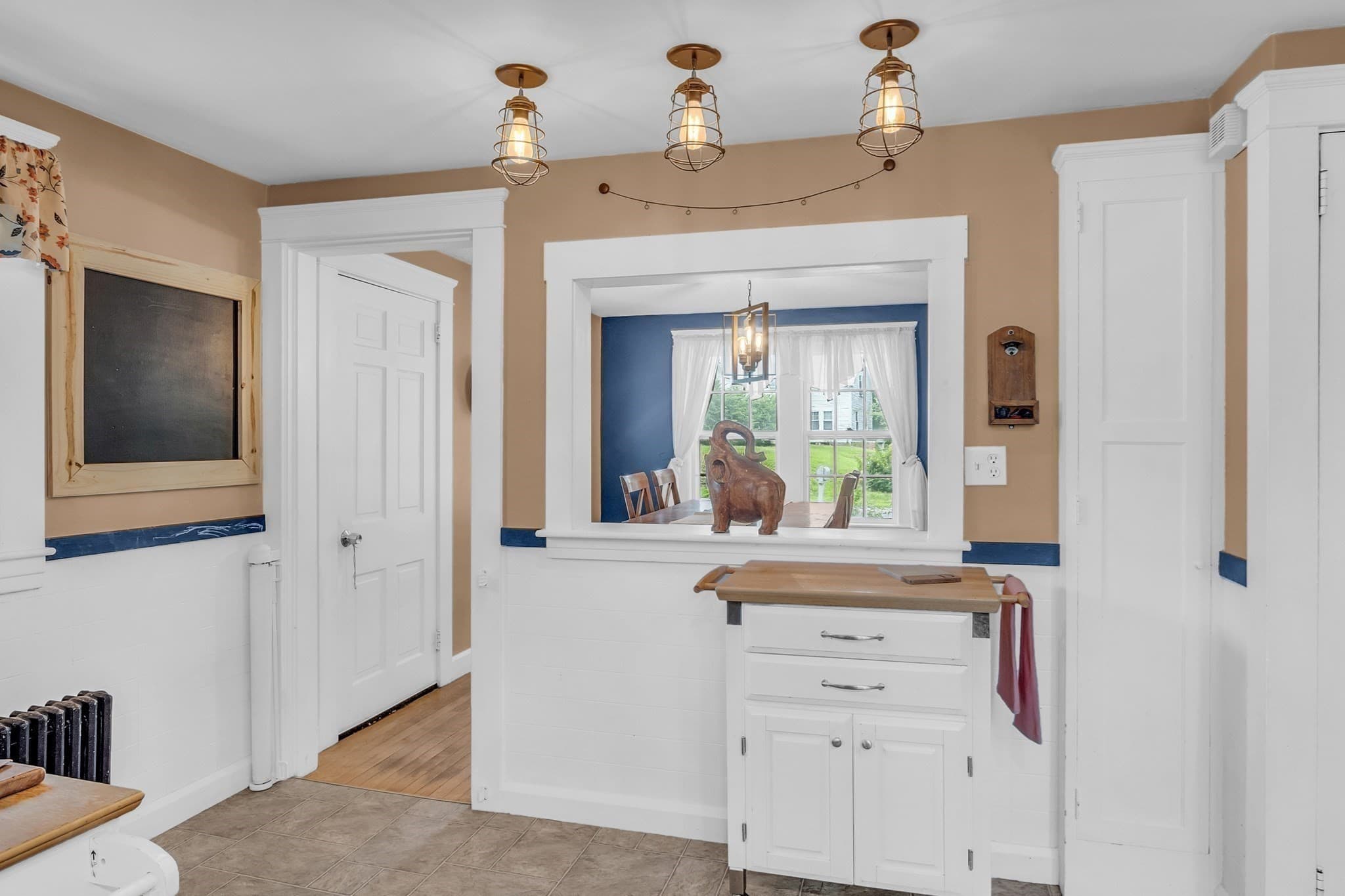 Single Family Residence at 20 Pleasant St, Lunenburg MA 01462, photo 9 of 26