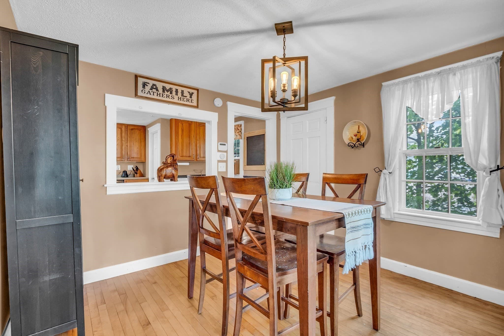 Single Family Residence at 20 Pleasant St, Lunenburg MA 01462, photo 15 of 26