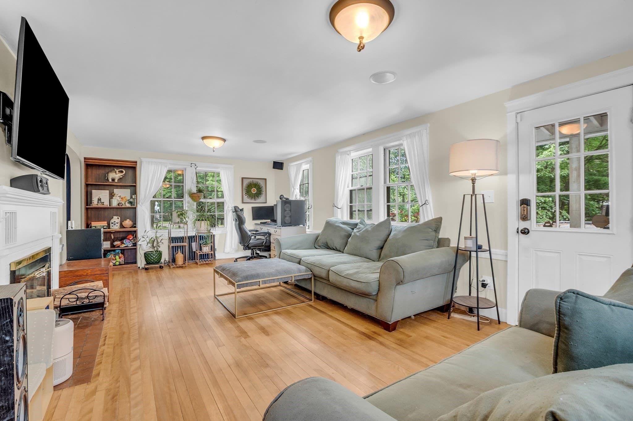 Single Family Residence at 20 Pleasant St, Lunenburg MA 01462, photo 11 of 26