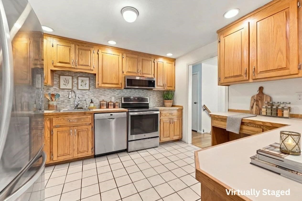 Single Family Residence at 105 Dodd Drive, Holliston MA 01746, photo 11 of 39