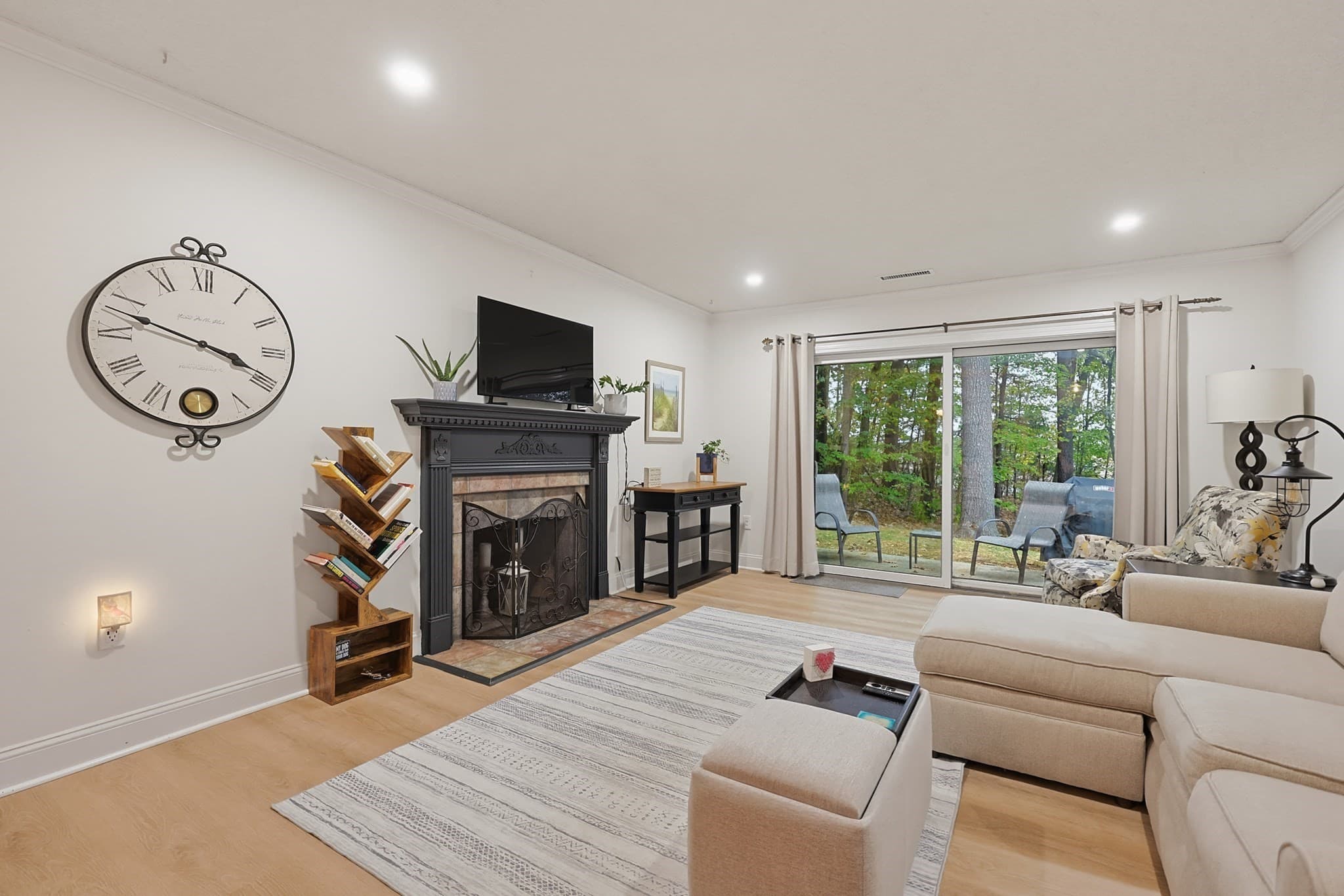 Condominium at 39 Highwood Dr # 39, Franklin MA 02038, photo 12 of 40