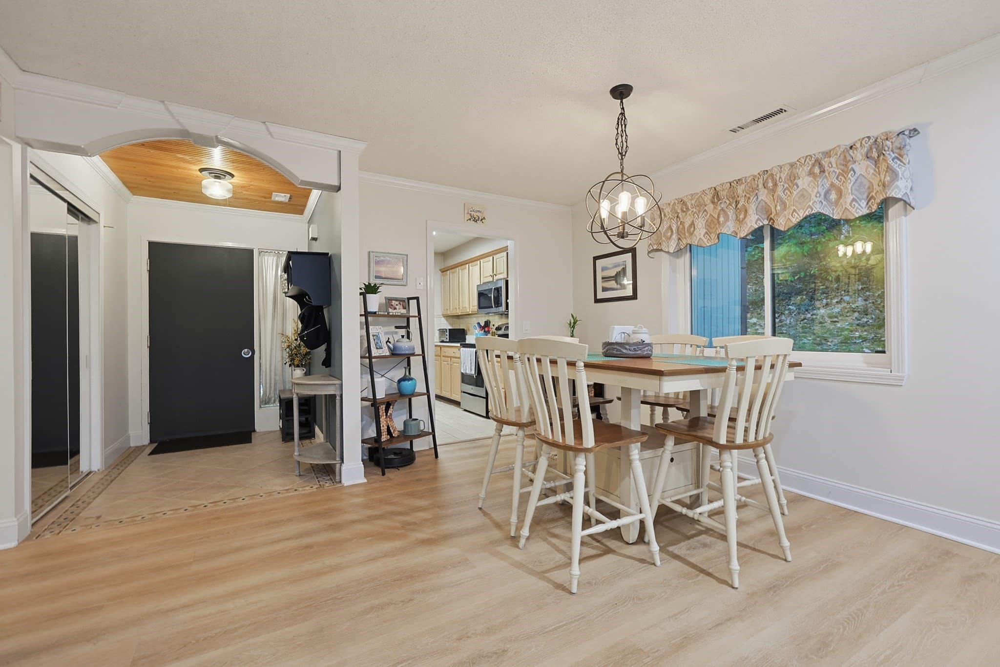 Condominium at 39 Highwood Dr # 39, Franklin MA 02038, photo 5 of 40