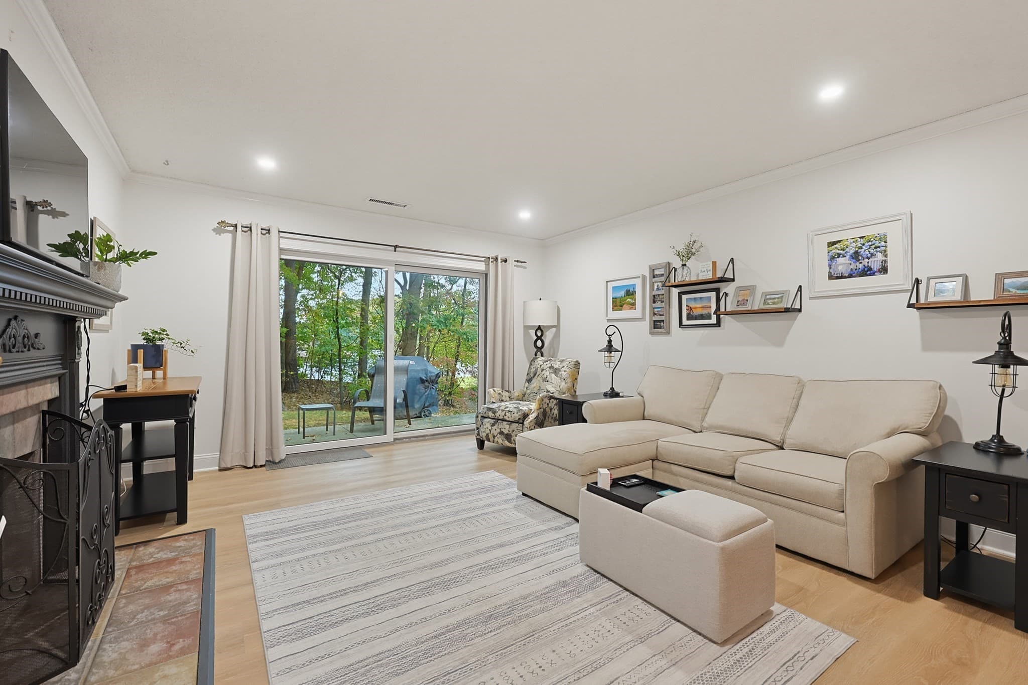 Condominium at 39 Highwood Dr # 39, Franklin MA 02038, photo 9 of 40