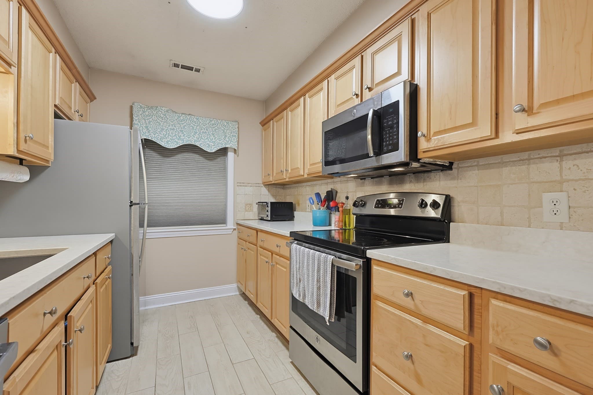 Condominium at 39 Highwood Dr # 39, Franklin MA 02038, photo 14 of 40