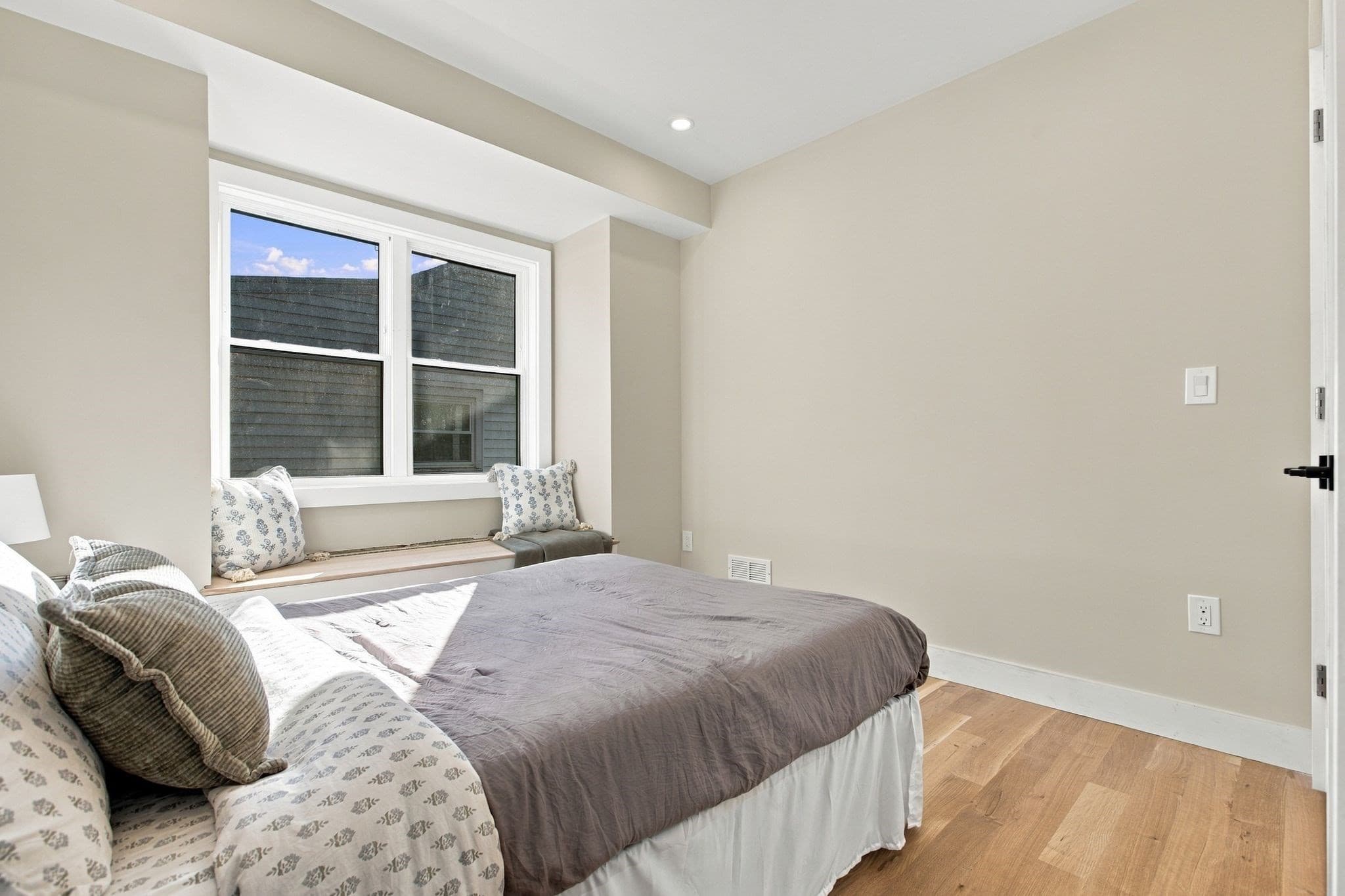 Condominium at 61 Crystal Street # 61, Melrose MA 02176, photo 17 of 28