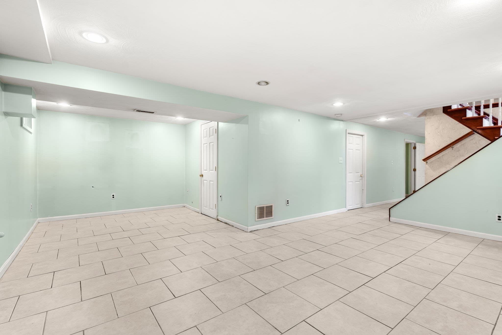 Single Family Residence at 27 Charme Rd, Tewksbury MA 01876, photo 27 of 39