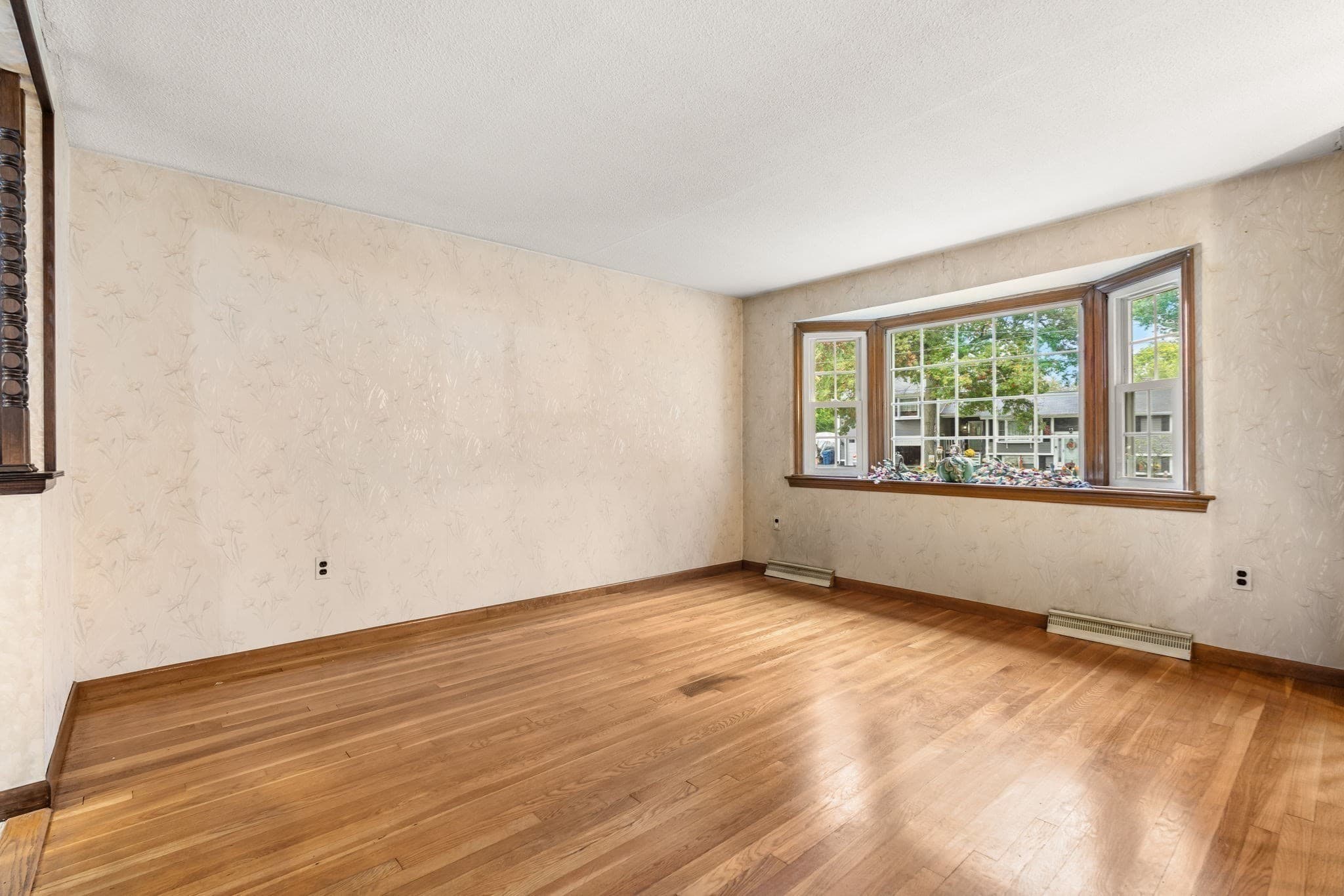 Single Family Residence at 27 Charme Rd, Tewksbury MA 01876, photo 7 of 39