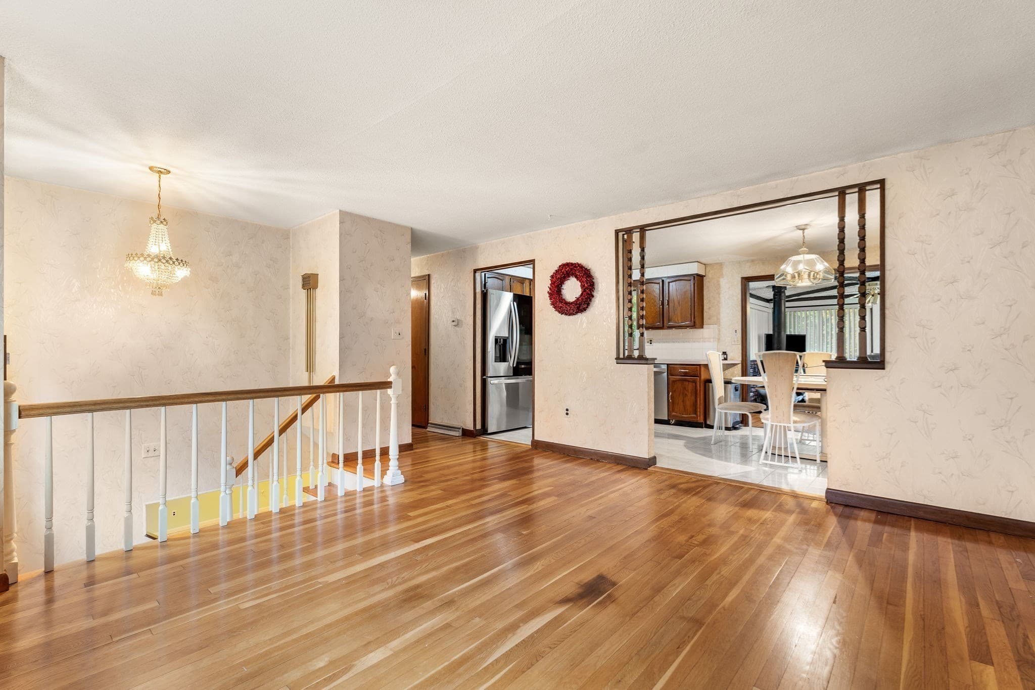 Single Family Residence at 27 Charme Rd, Tewksbury MA 01876, photo 5 of 39