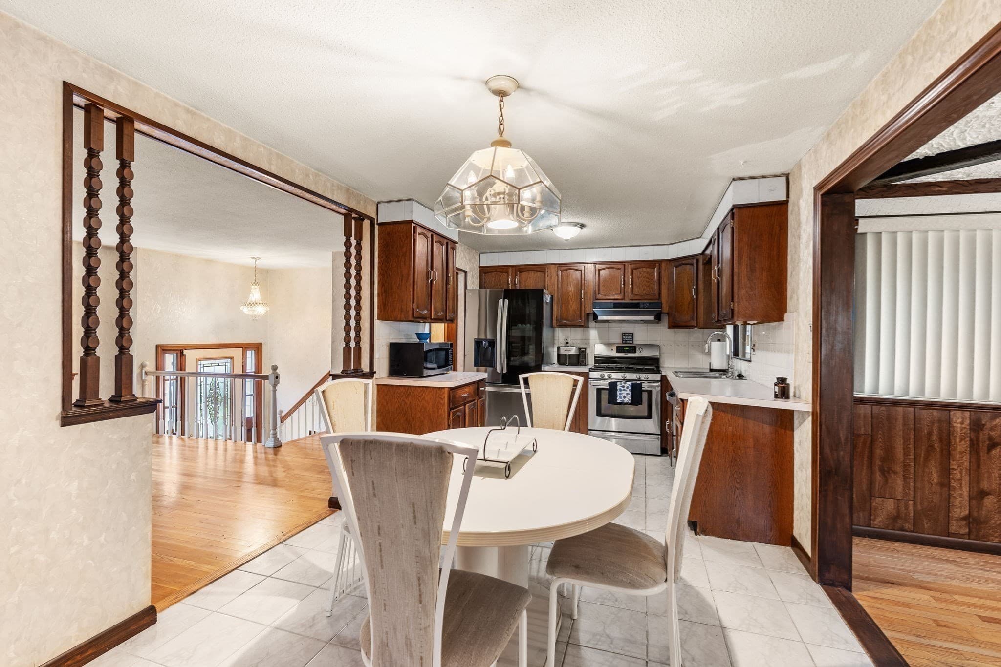 Single Family Residence at 27 Charme Rd, Tewksbury MA 01876, photo 11 of 39