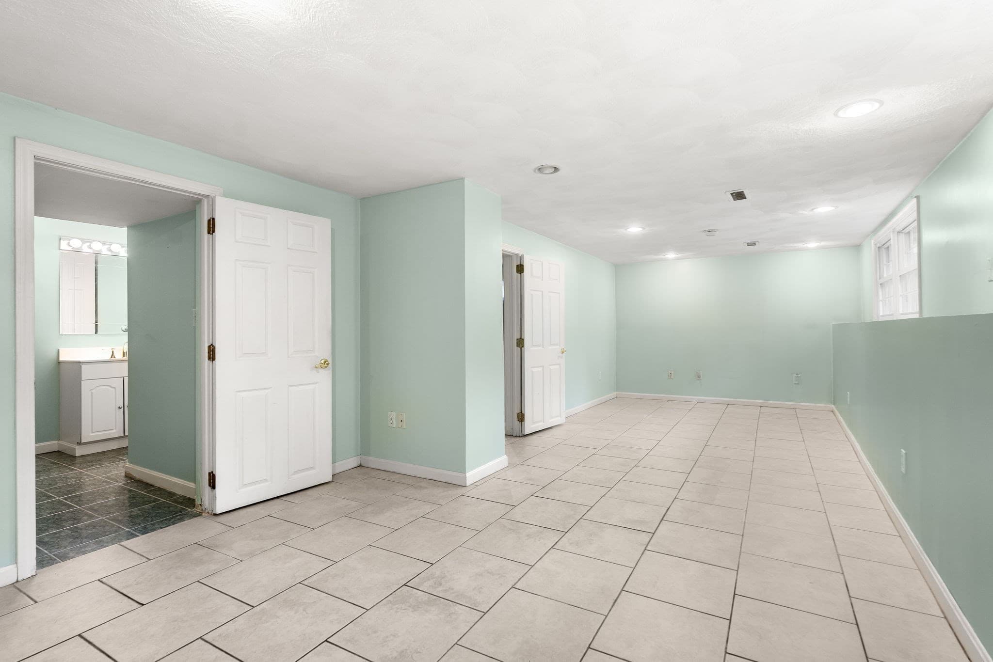 Single Family Residence at 27 Charme Rd, Tewksbury MA 01876, photo 29 of 39