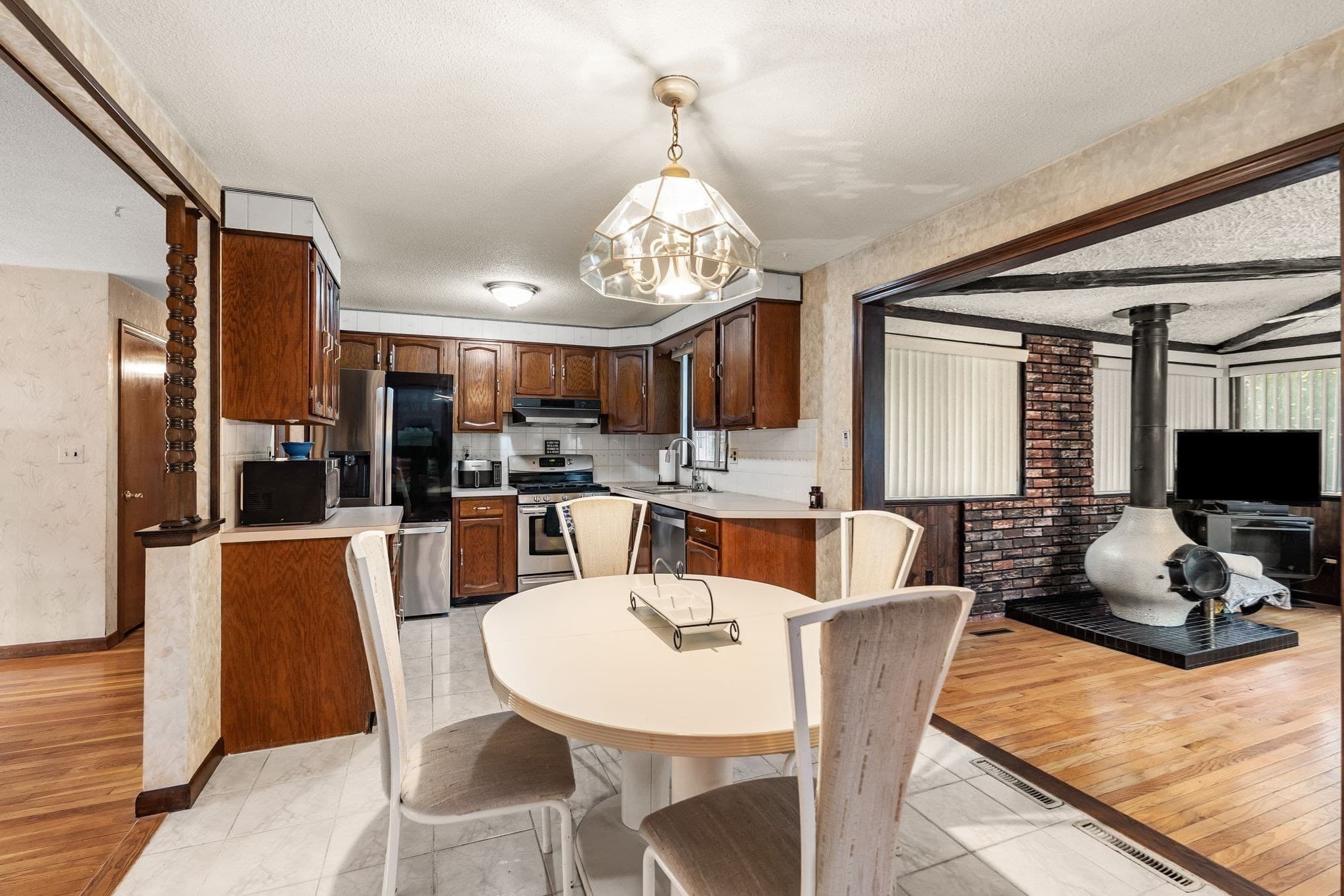 Single Family Residence at 27 Charme Rd, Tewksbury MA 01876, photo 8 of 39