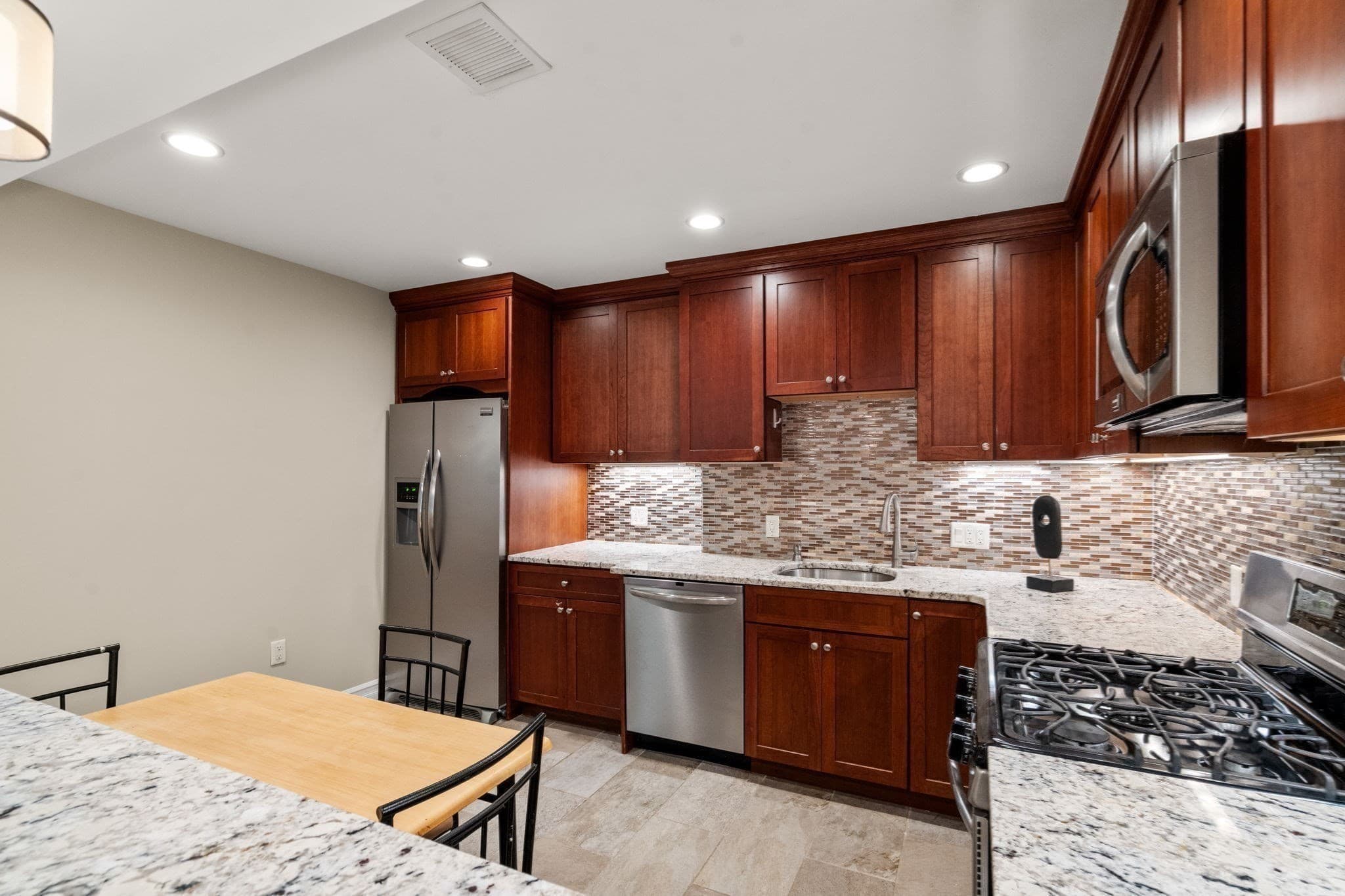 Condominium at 116 Pleasant St # B, Brookline MA 02446, photo 4 of 20
