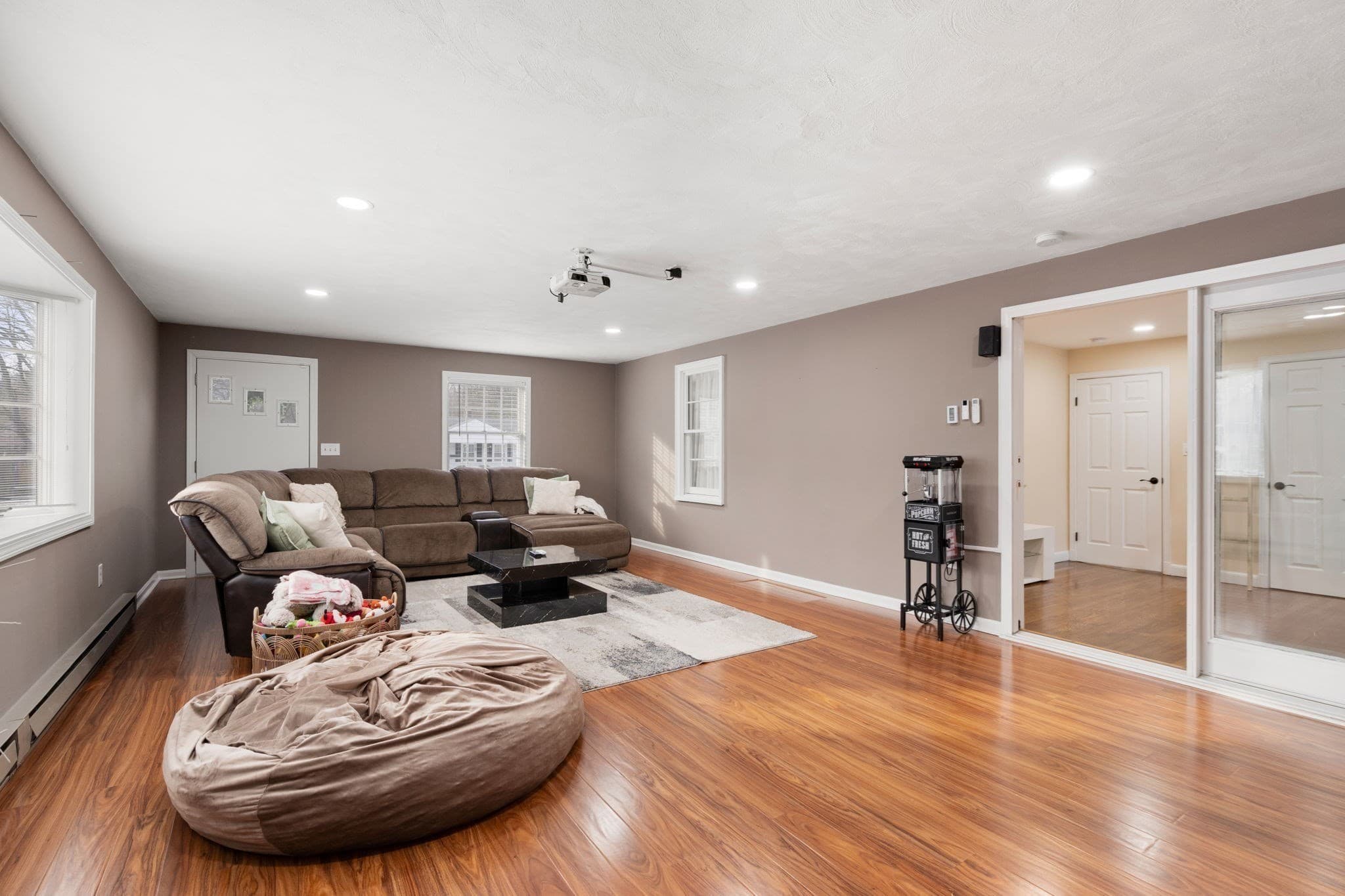 Single Family Residence at 120 Brattle St, Worcester MA 01606, photo 11 of 39