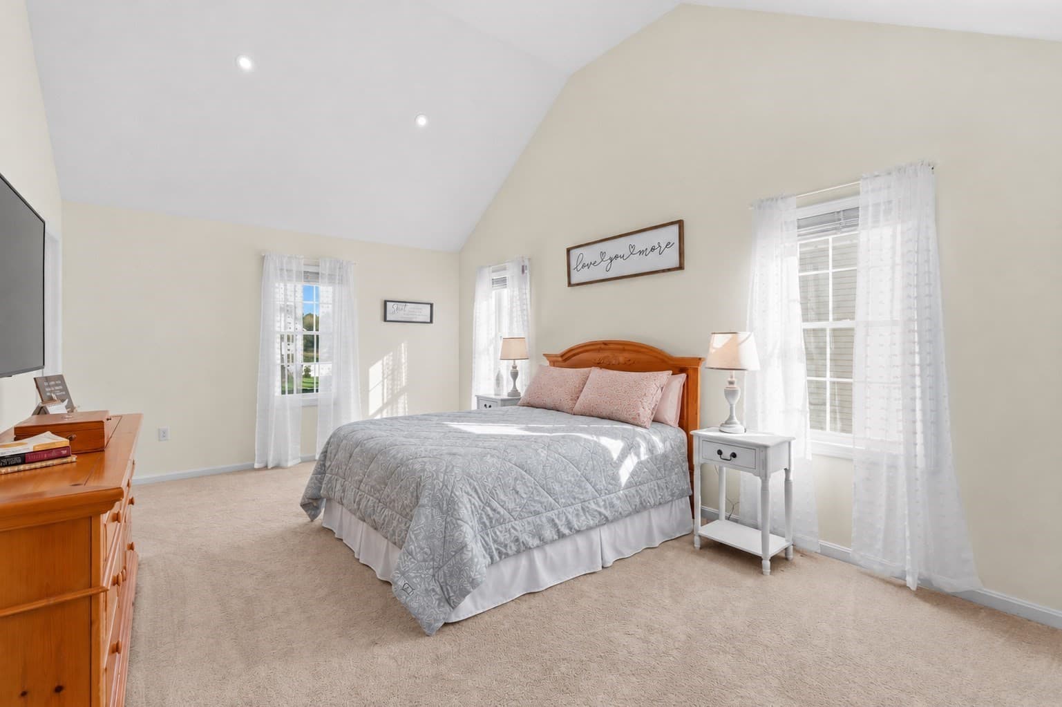 Single Family Residence at 155 Prattown Ln, Bridgewater MA 02324, photo 13 of 26