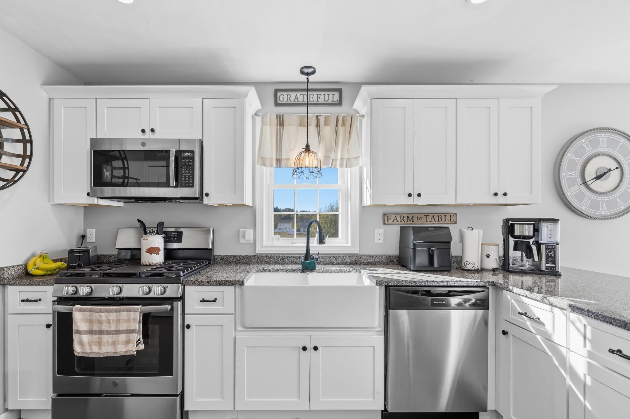 Single Family Residence at 155 Prattown Ln, Bridgewater MA 02324, photo 7 of 26