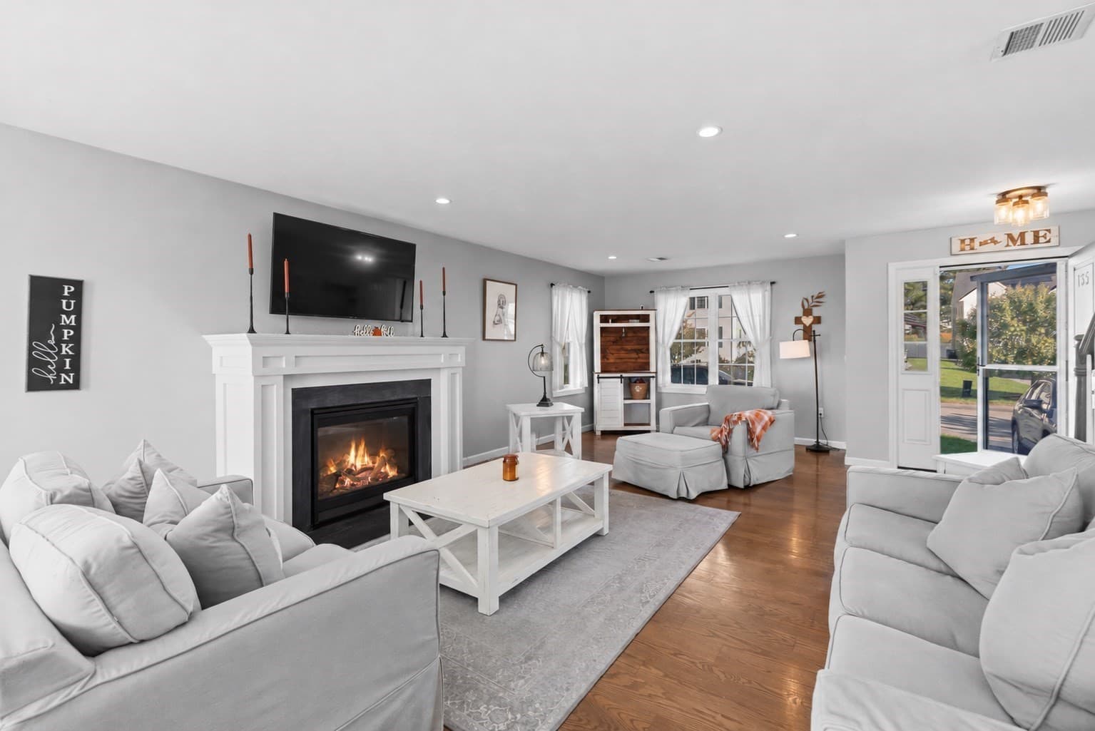 Single Family Residence at 155 Prattown Ln, Bridgewater MA 02324, photo 3 of 26