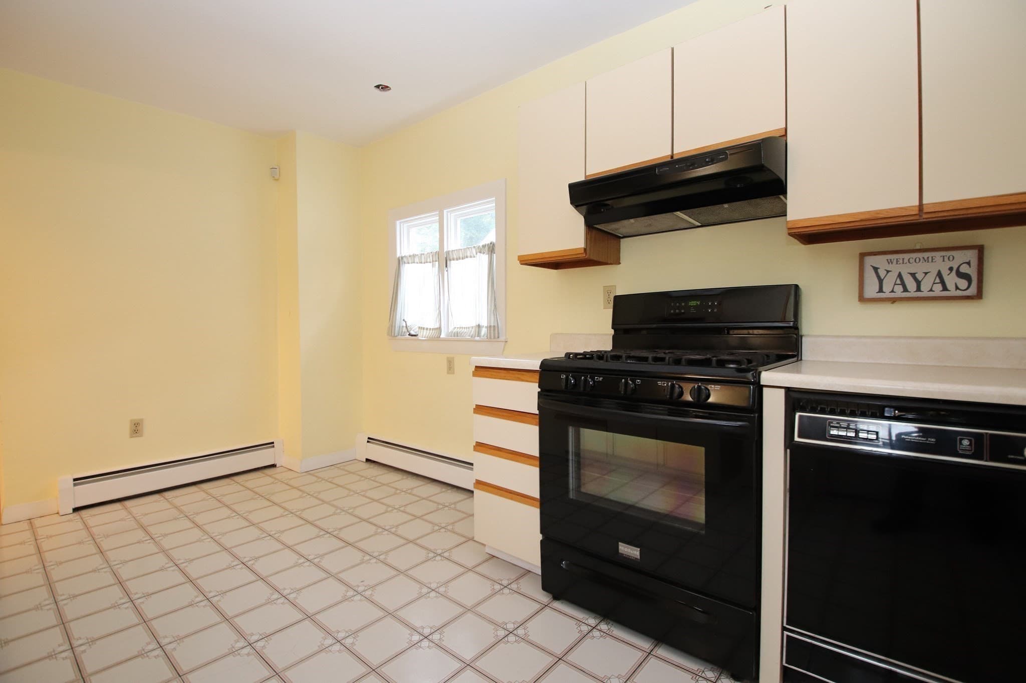 Single Family Residence at 40 Stone St., Saugus MA 01906, photo 11 of 33